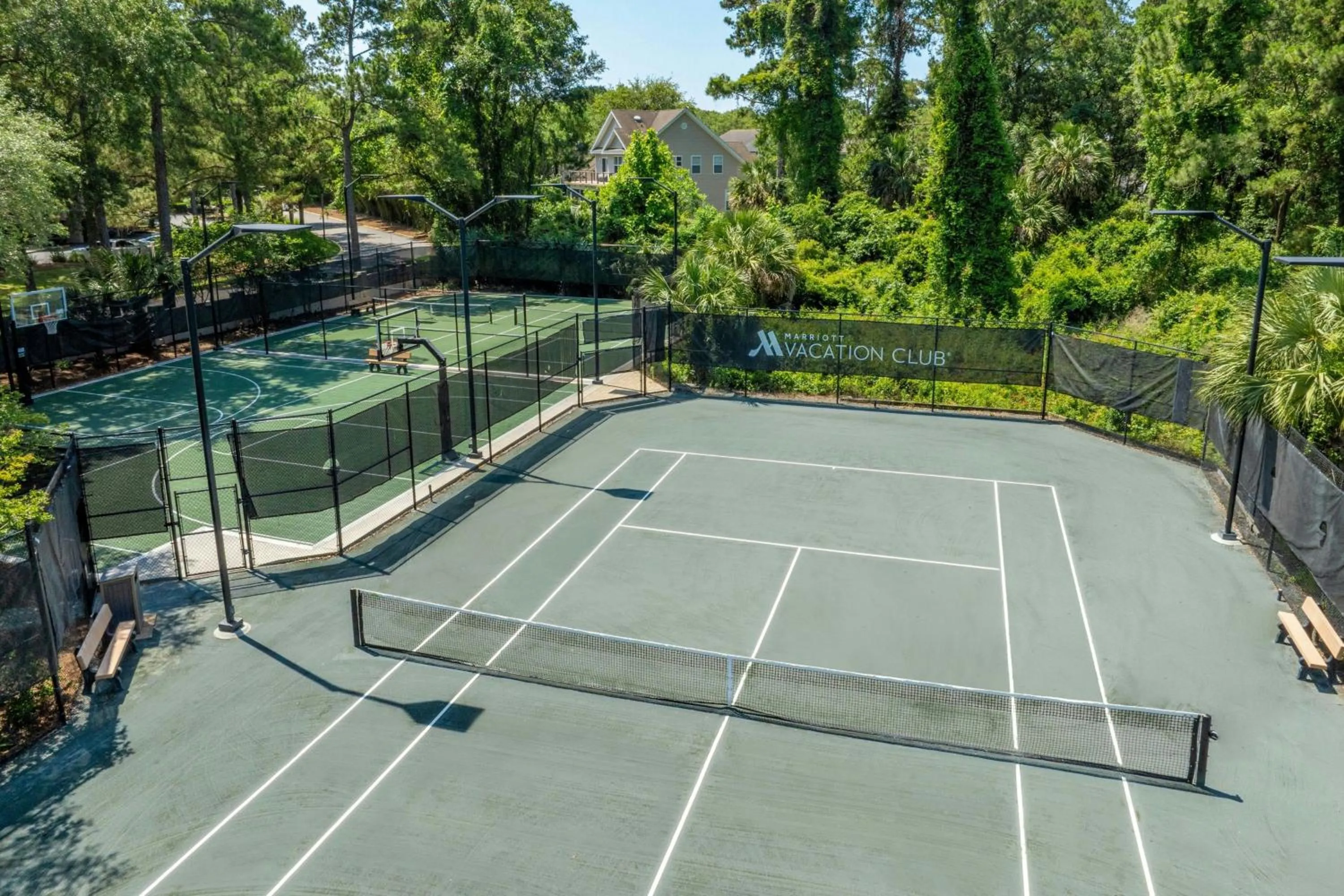 Tennis court in Marriott's Harbour Point and Sunset Pointe at Shelter Cove