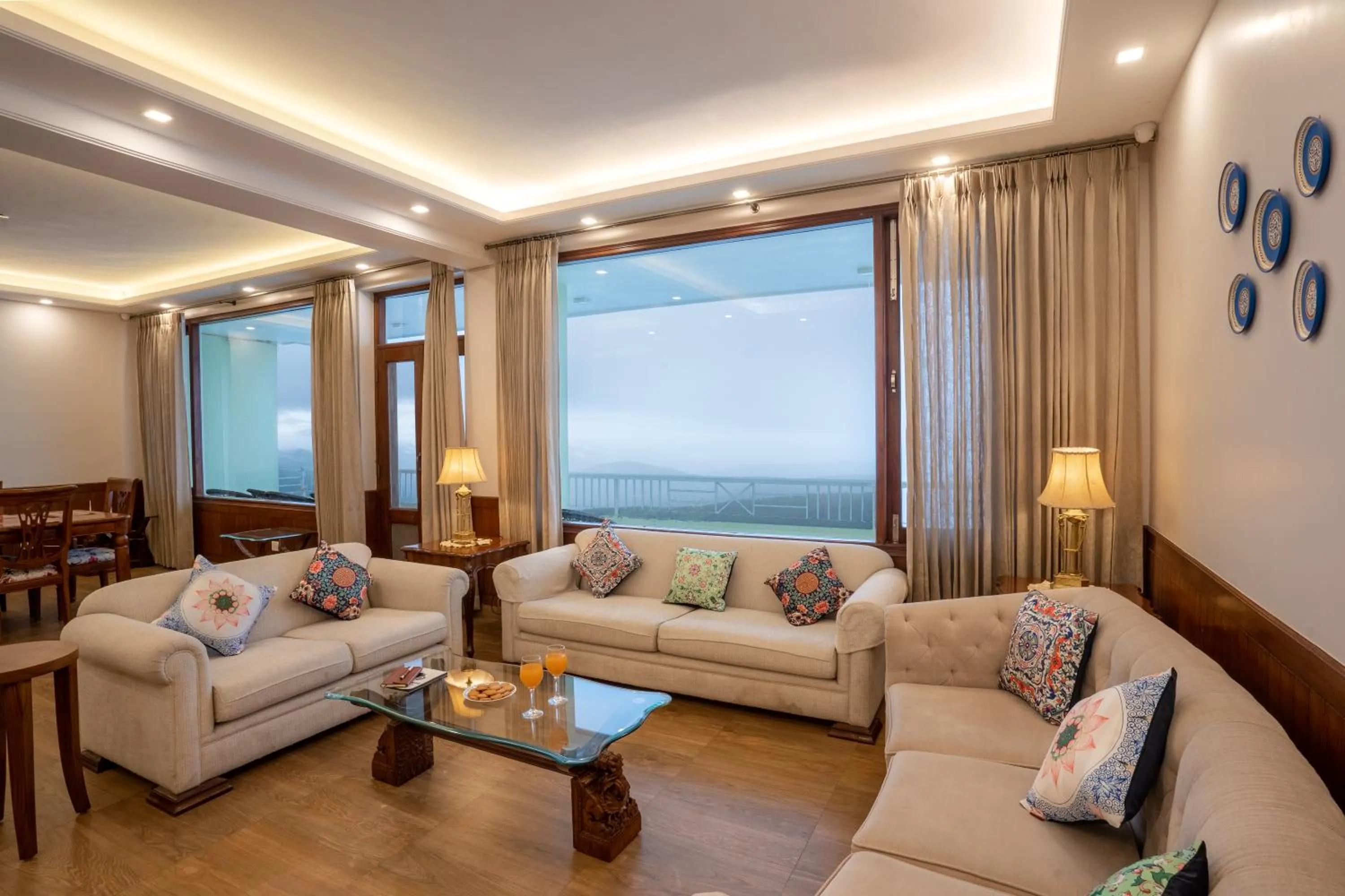 Three-Bedroom Apartment in 3 BHK Private Apartment in Shimla - Amazing view