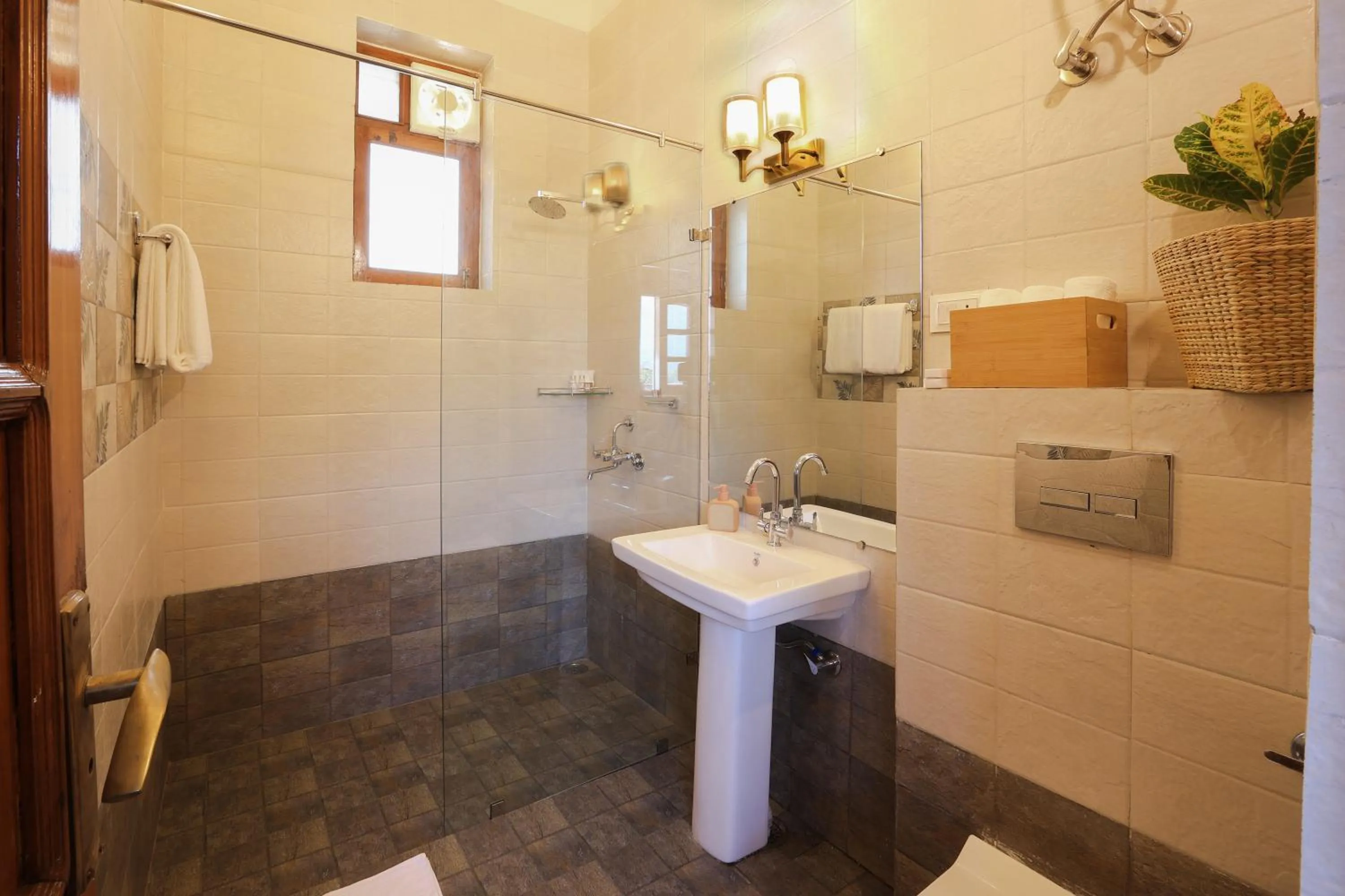 Bathroom in Lamrin Boutique Cottages, Rishikesh