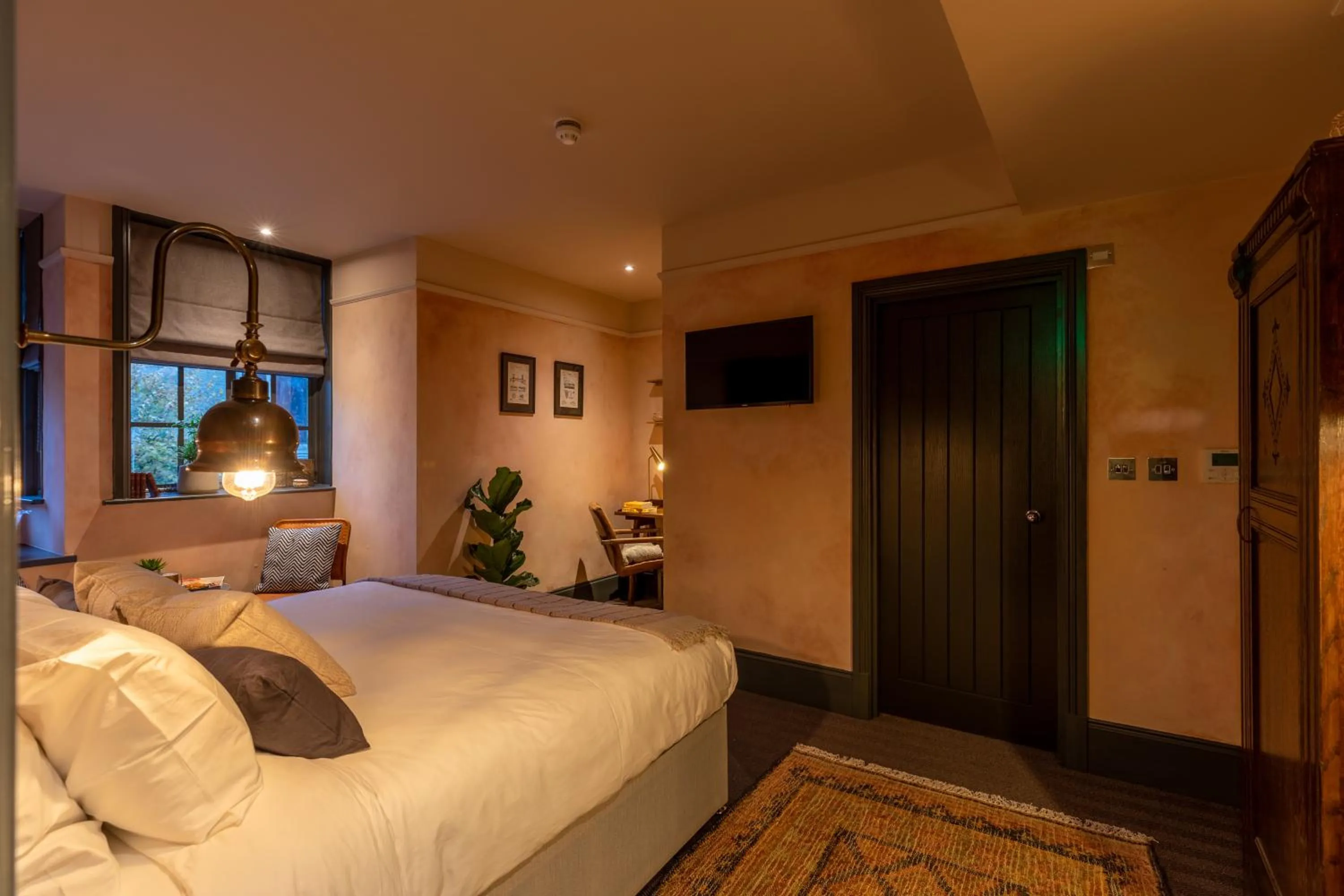 Bed in The Wolfpack Inn