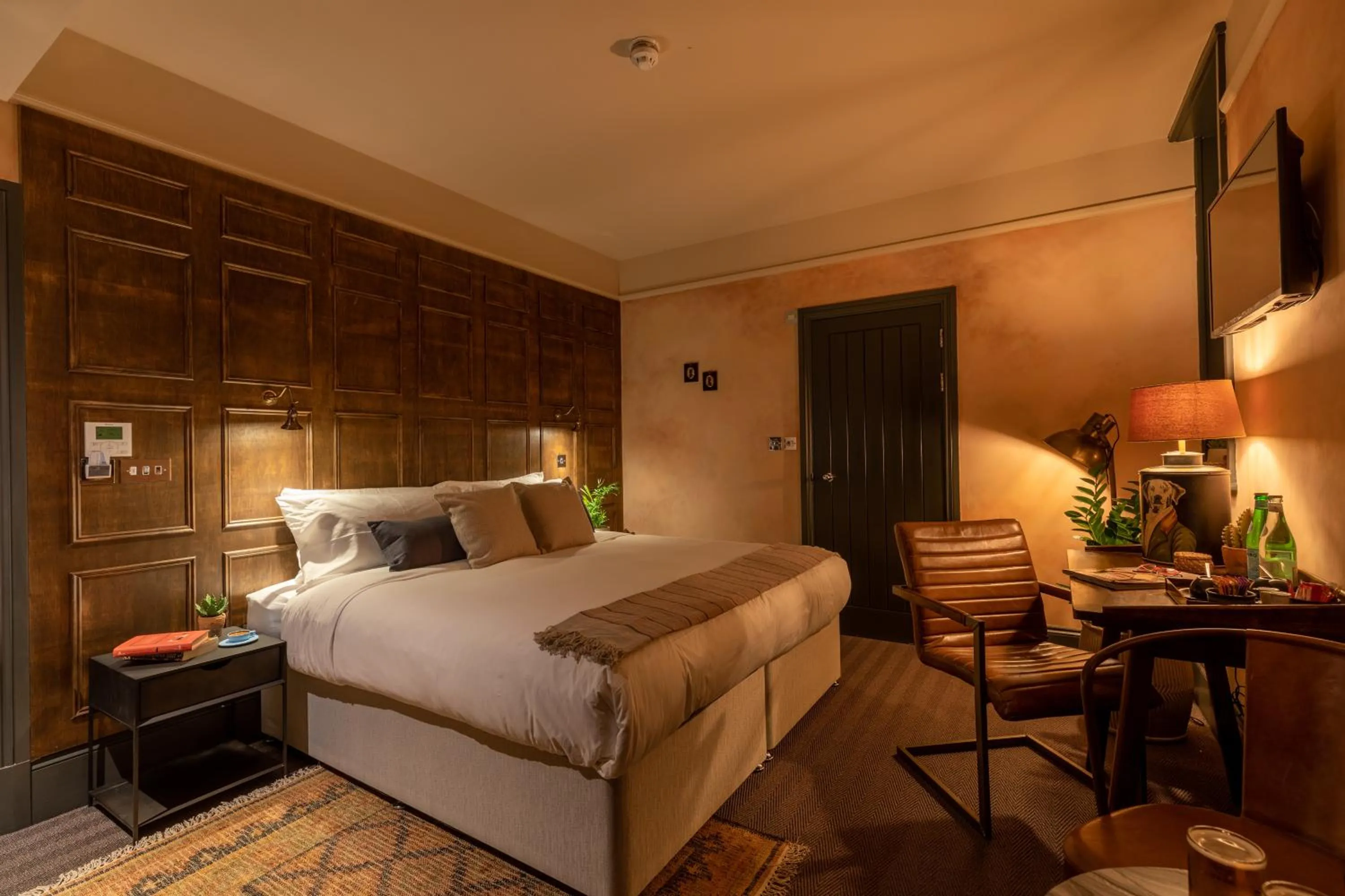 Bed in The Wolfpack Inn