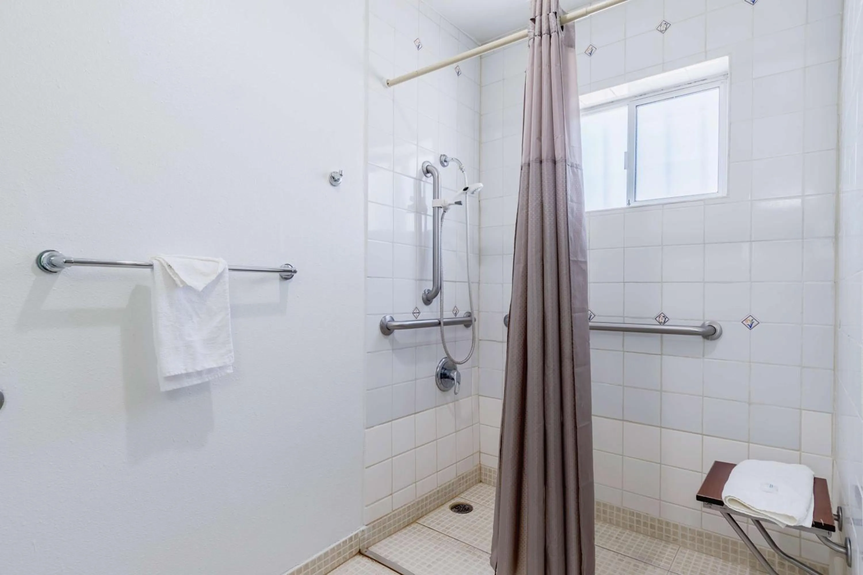 Photo of the whole room in Motel 6-Barstow, CA - Route 66