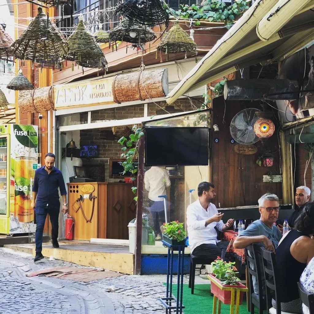 Restaurant/places to eat in Antik Houses