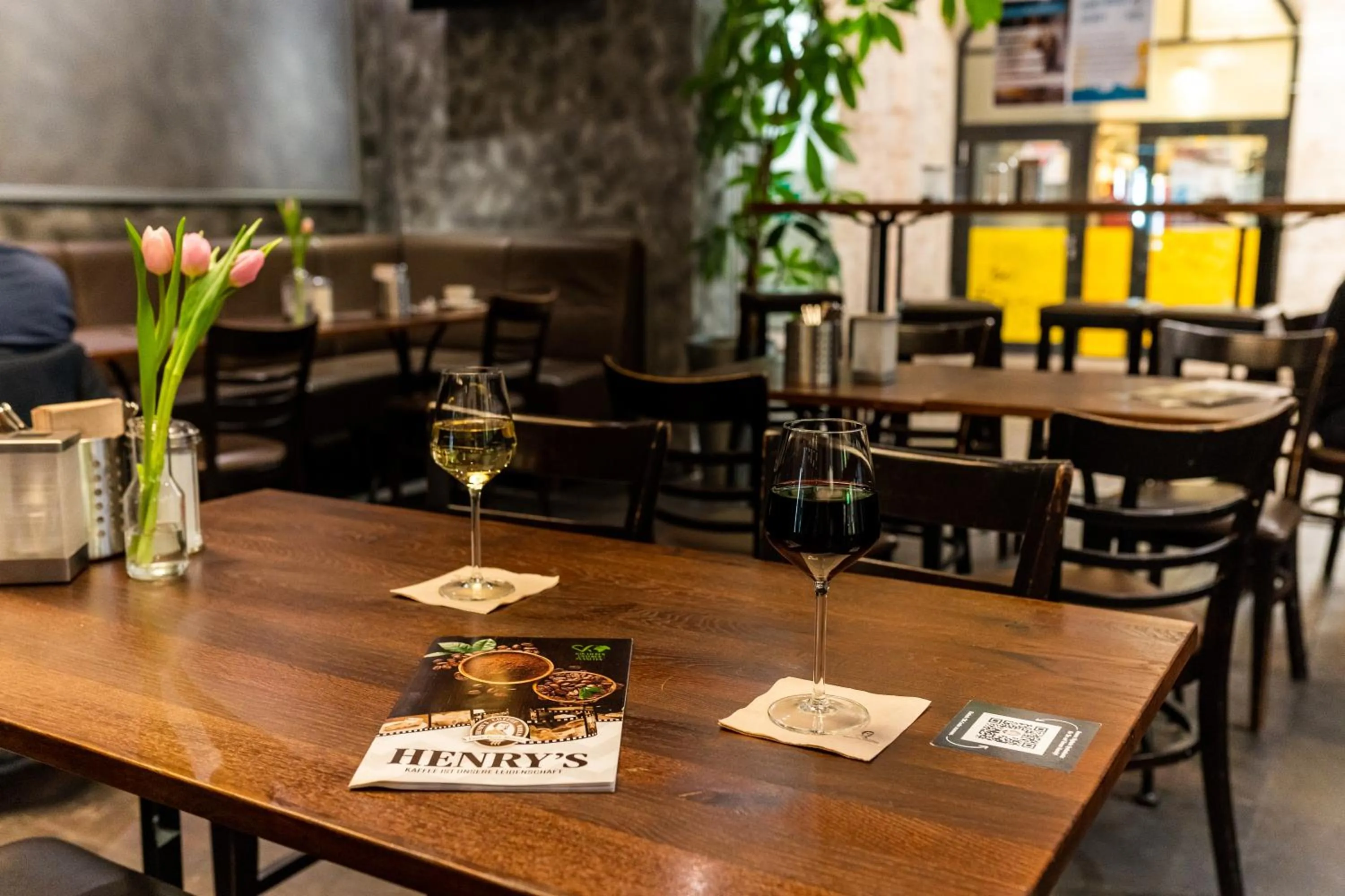 Restaurant/places to eat in Henriettas Sleeping