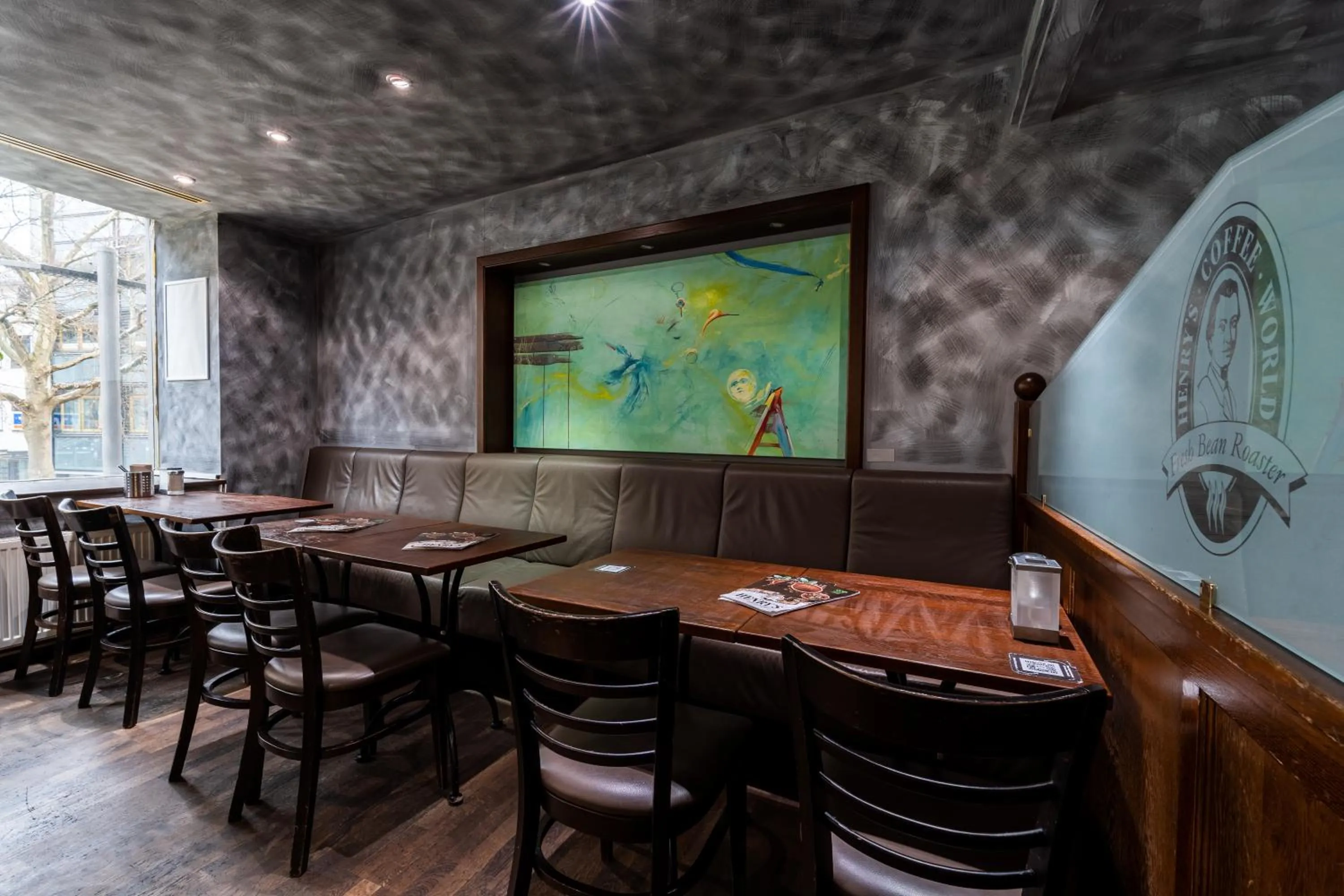 Restaurant/places to eat in Henriettas Sleeping