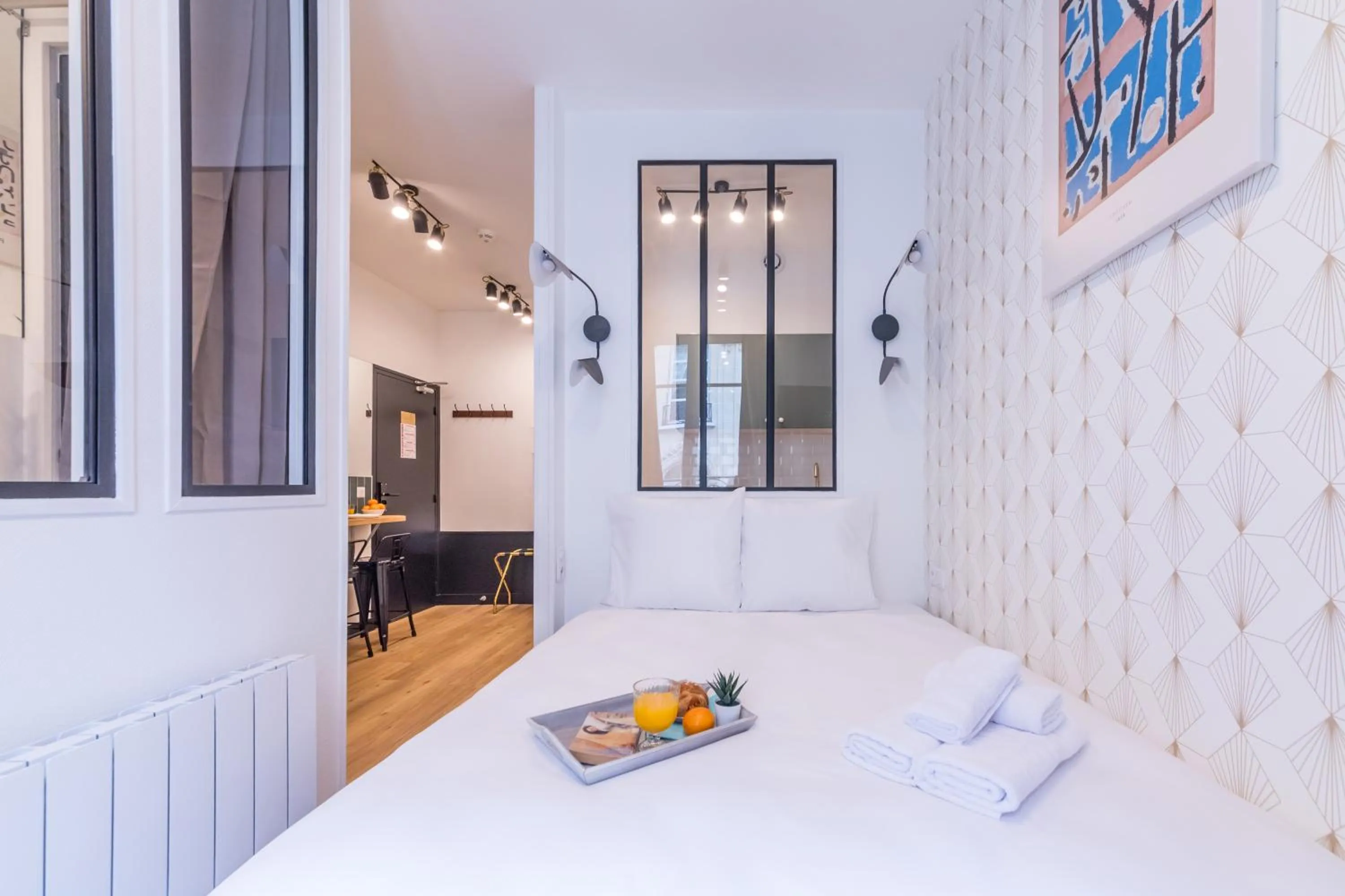 Bed in WS Champs-Elysées - Colomb