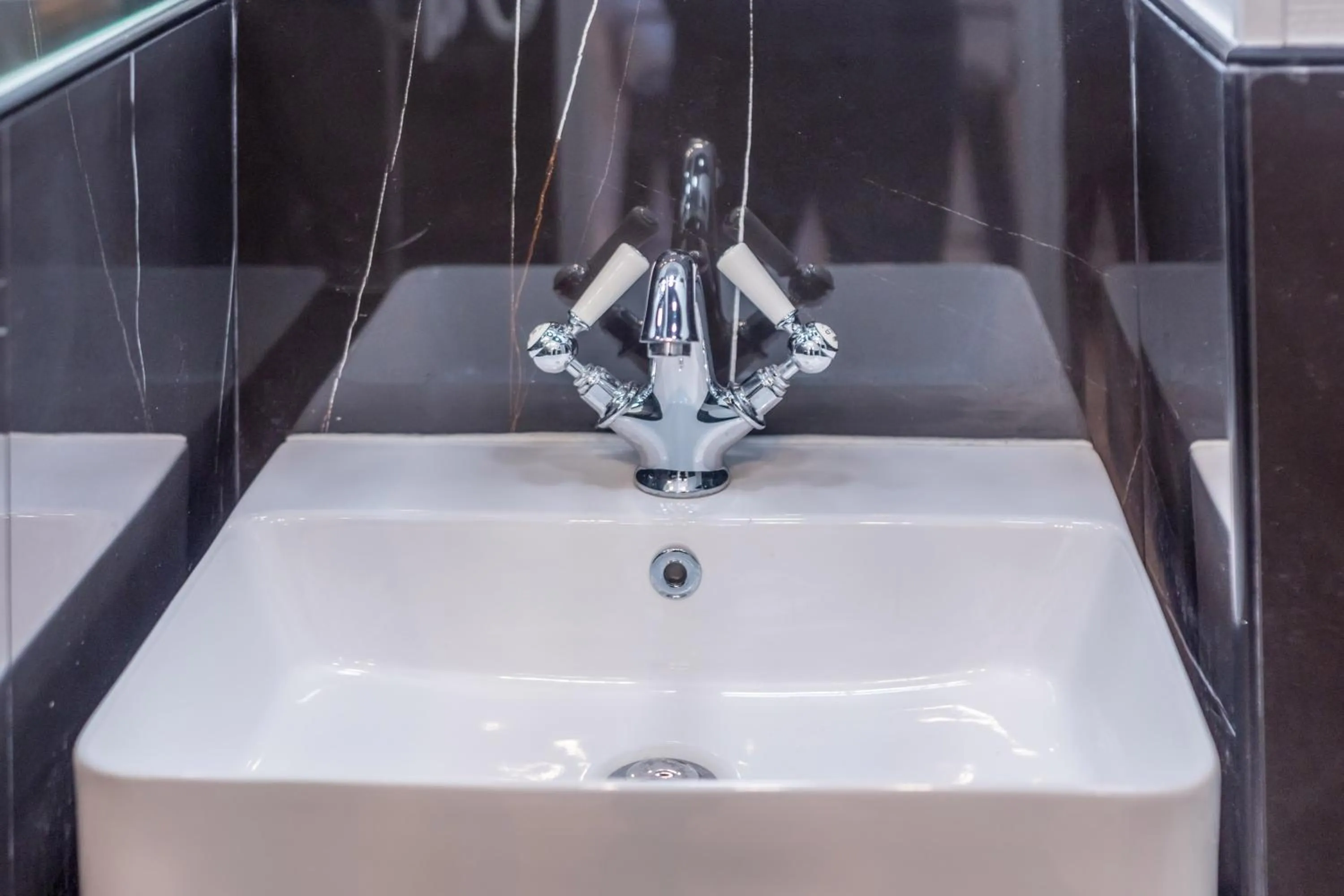 Bathroom in WS Champs-Elysées - Colomb