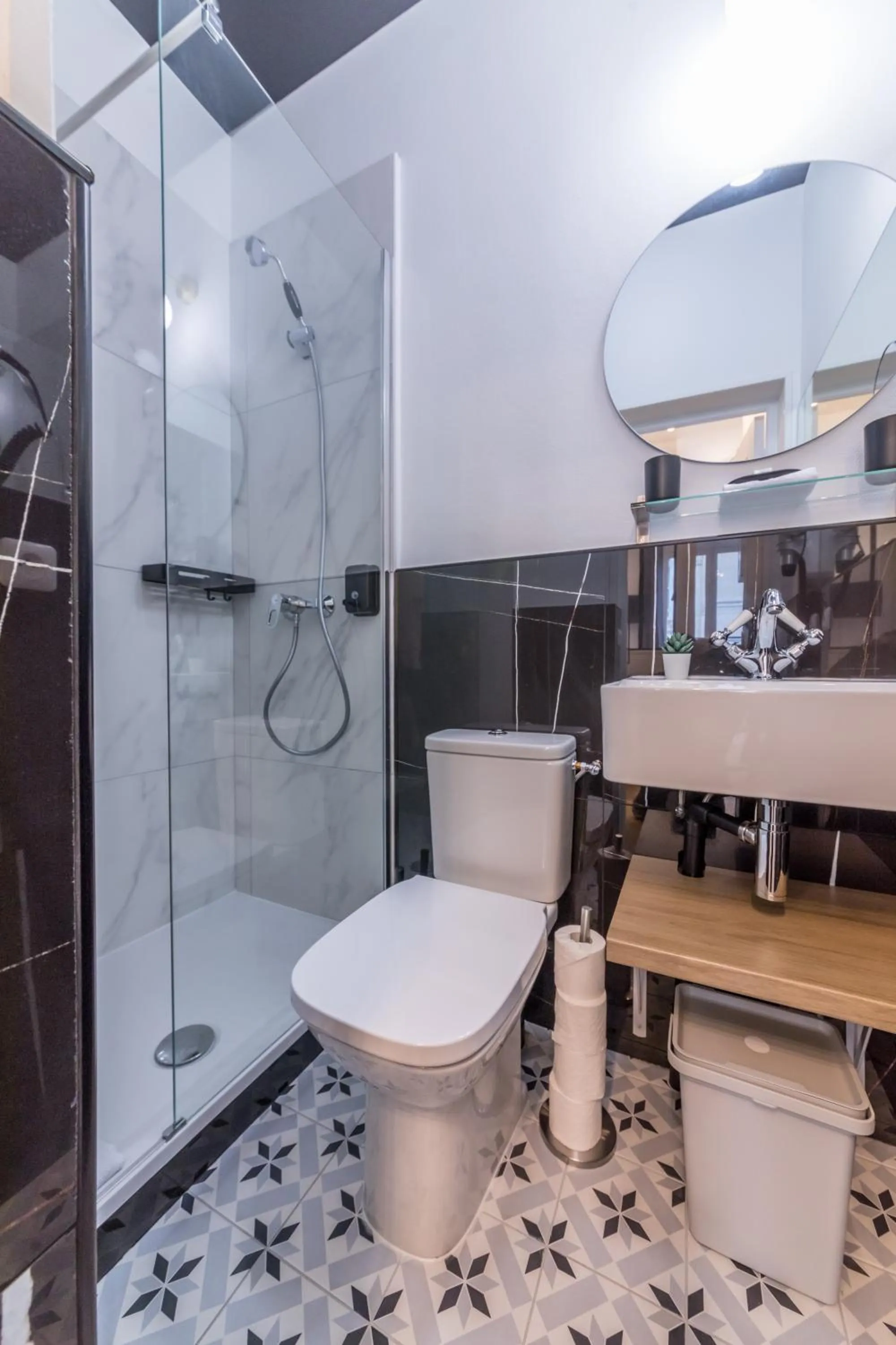 Toilet in WS Champs-Elysées - Colomb