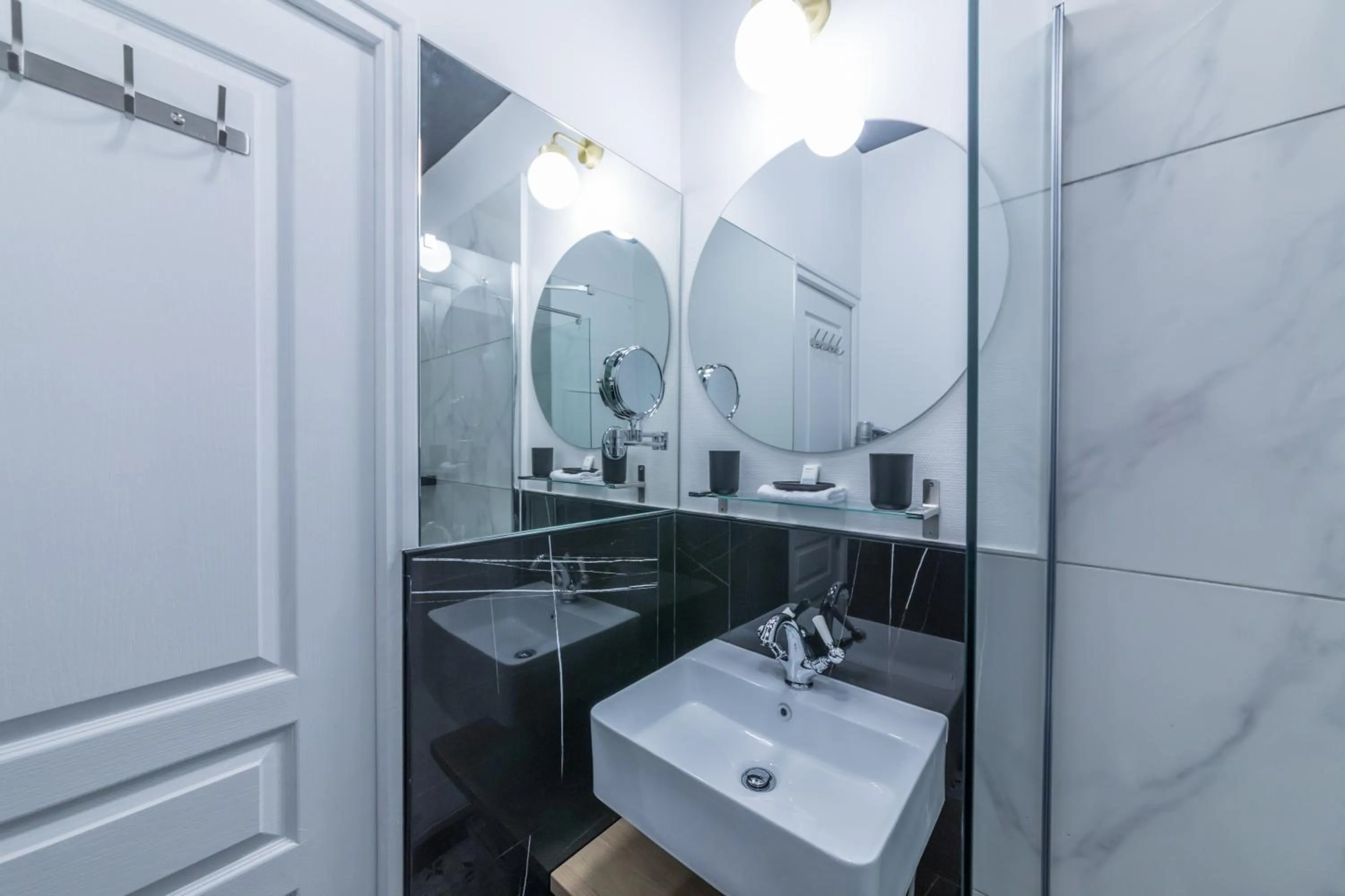 Bathroom in WS Champs-Elysées - Colomb