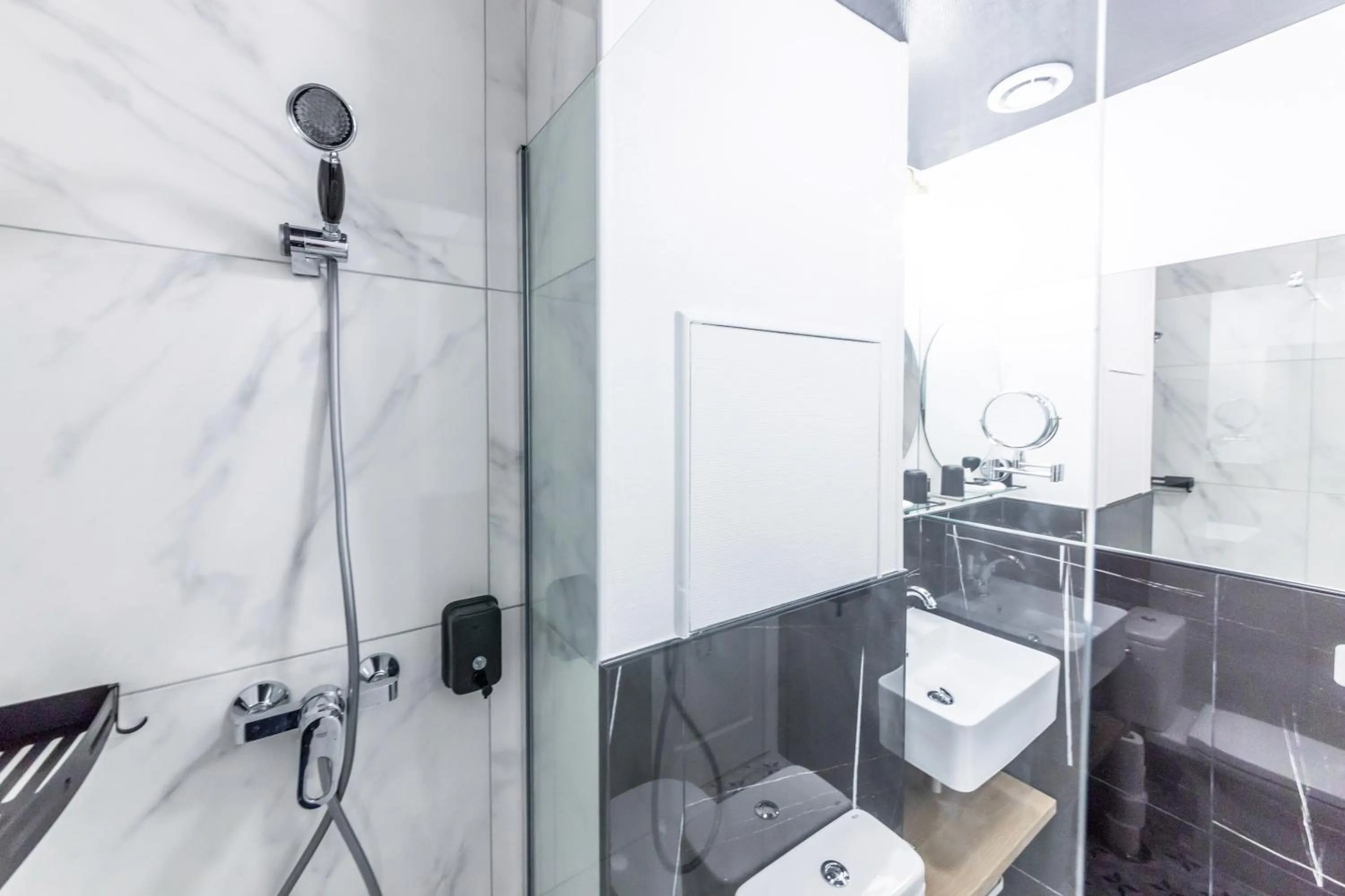 Bathroom in WS Champs-Elysées - Colomb