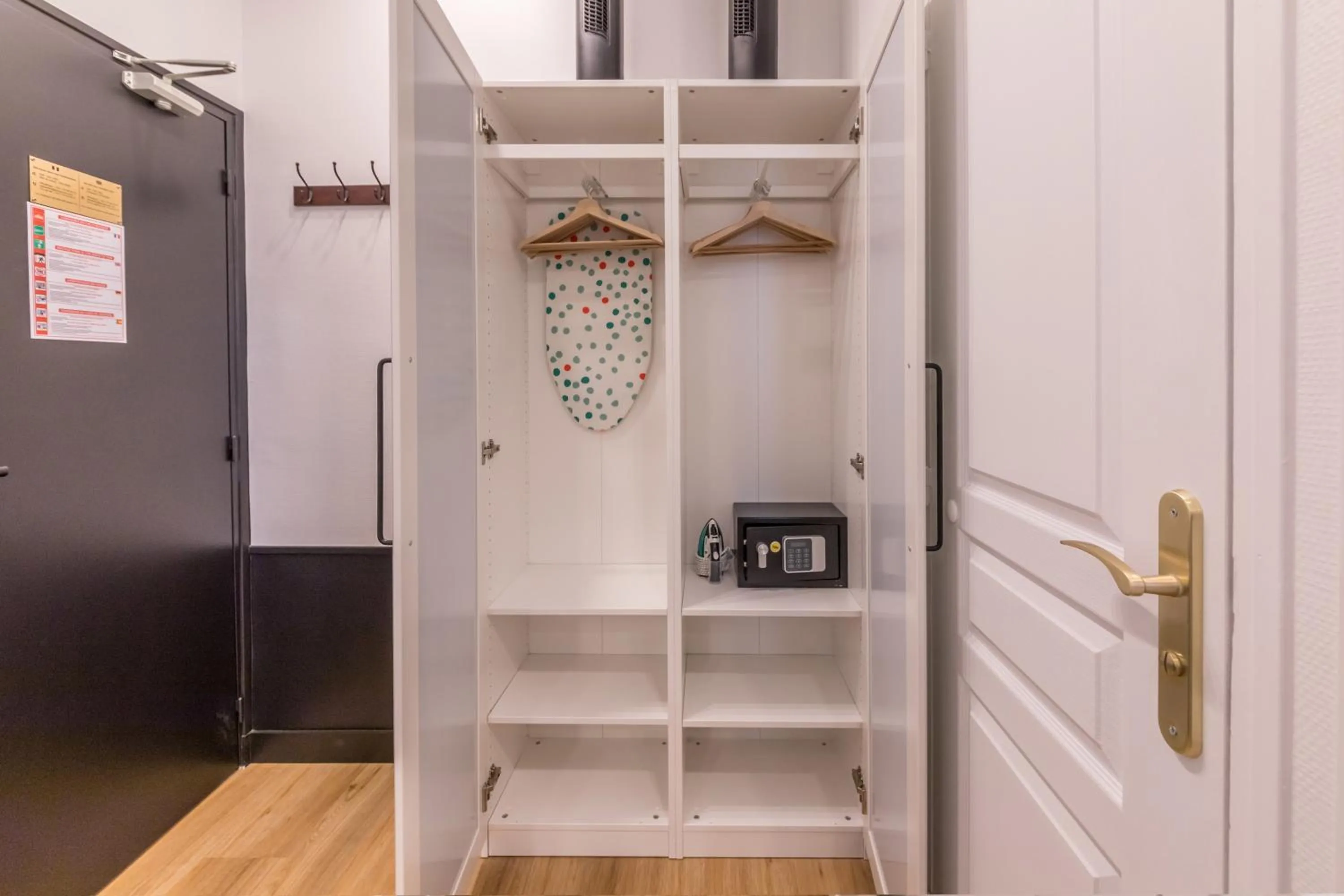 Photo of the whole room in WS Champs-Elysées - Colomb