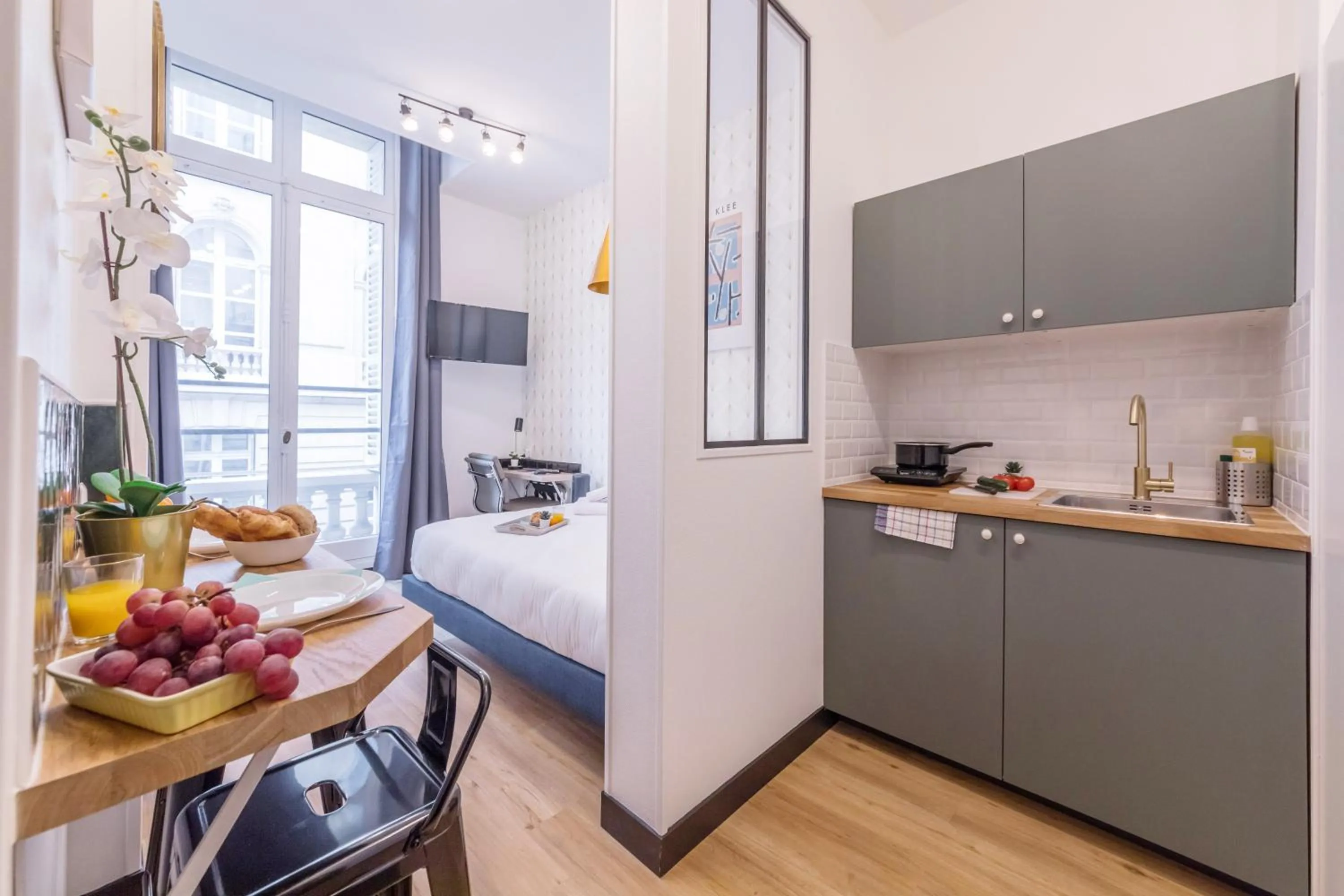 Kitchen or kitchenette in WS Champs-Elysées - Colomb