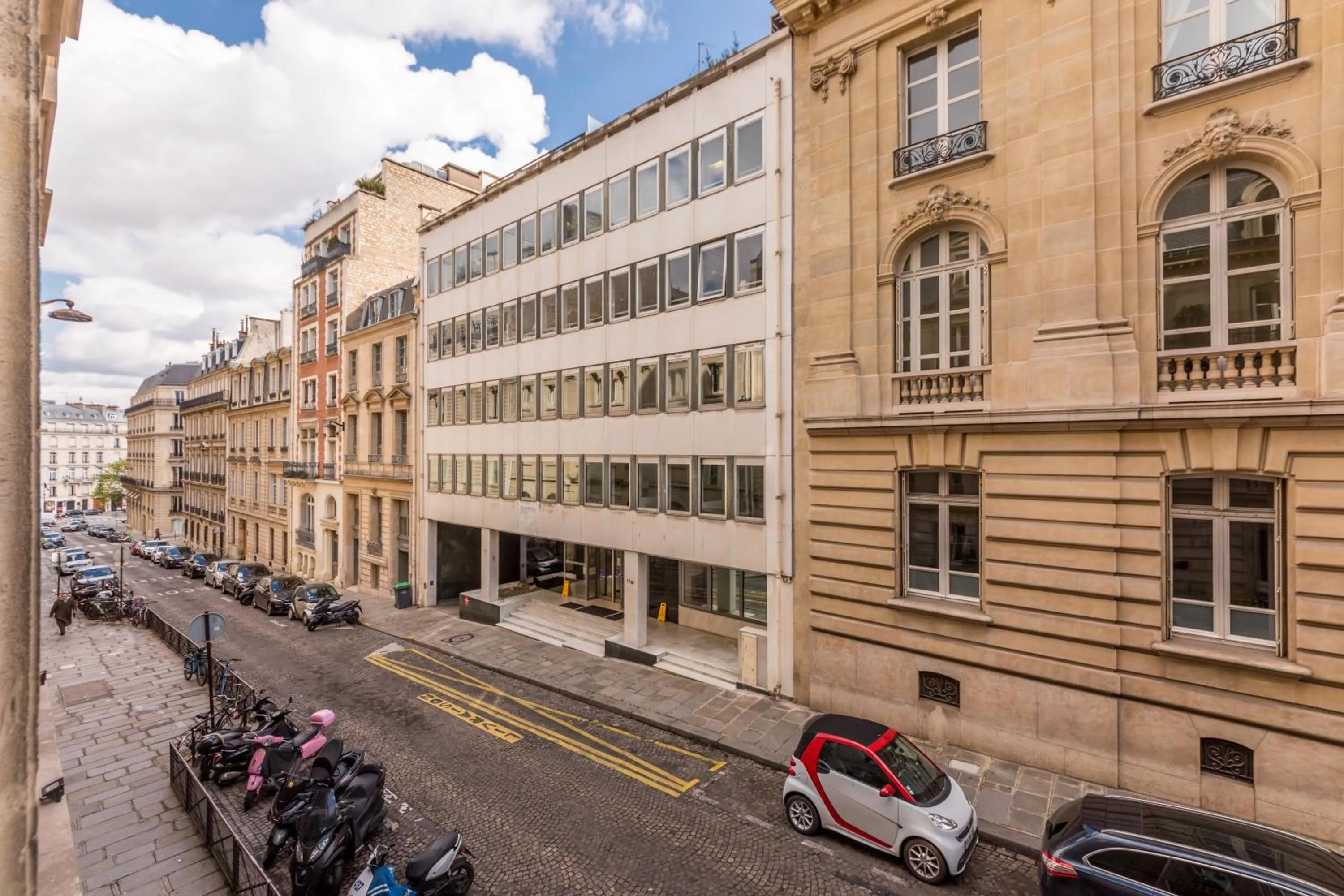 View (from property/room) in WS Champs-Elysées - Colomb