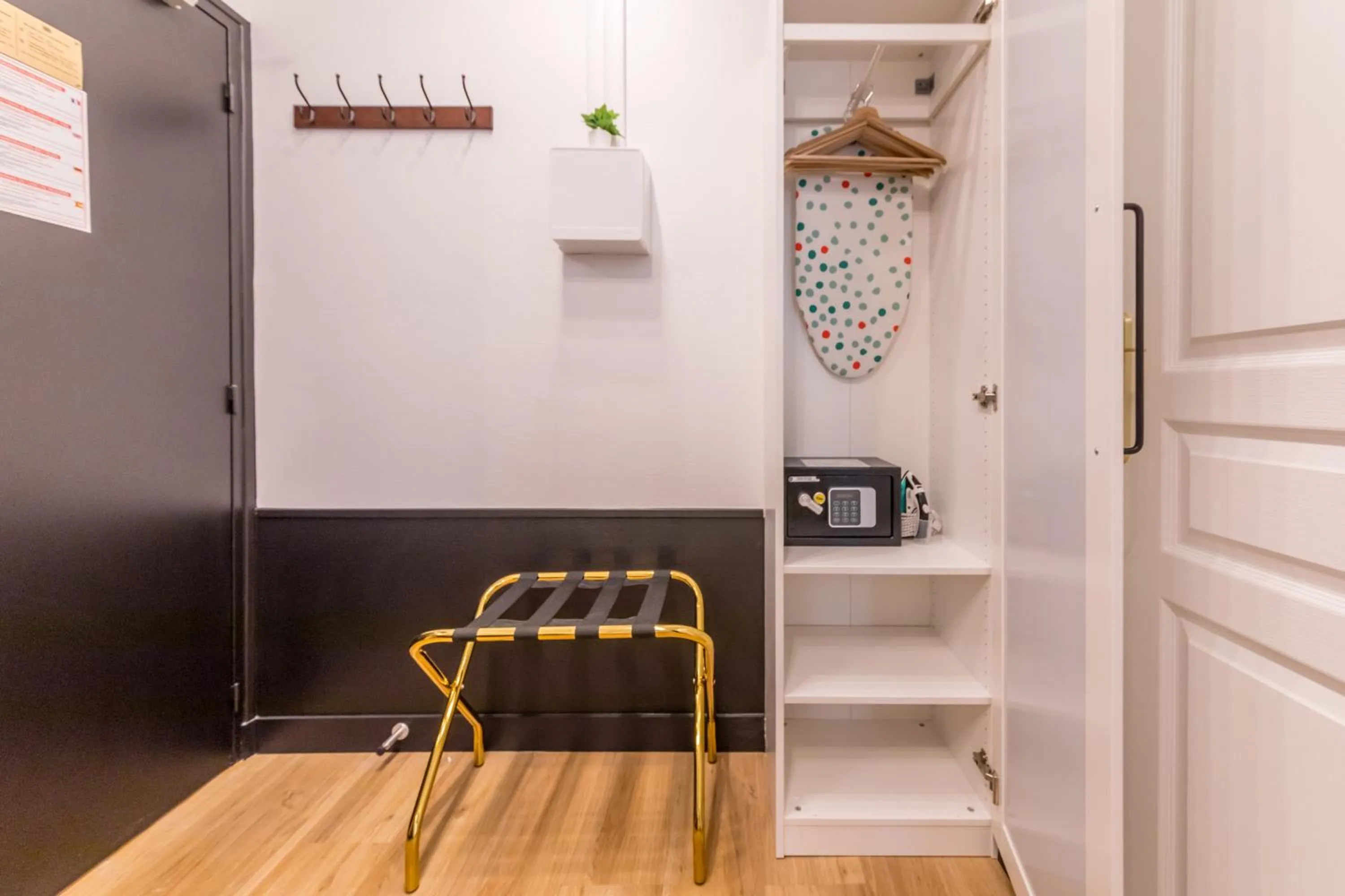 safe in WS Champs-Elysées - Colomb