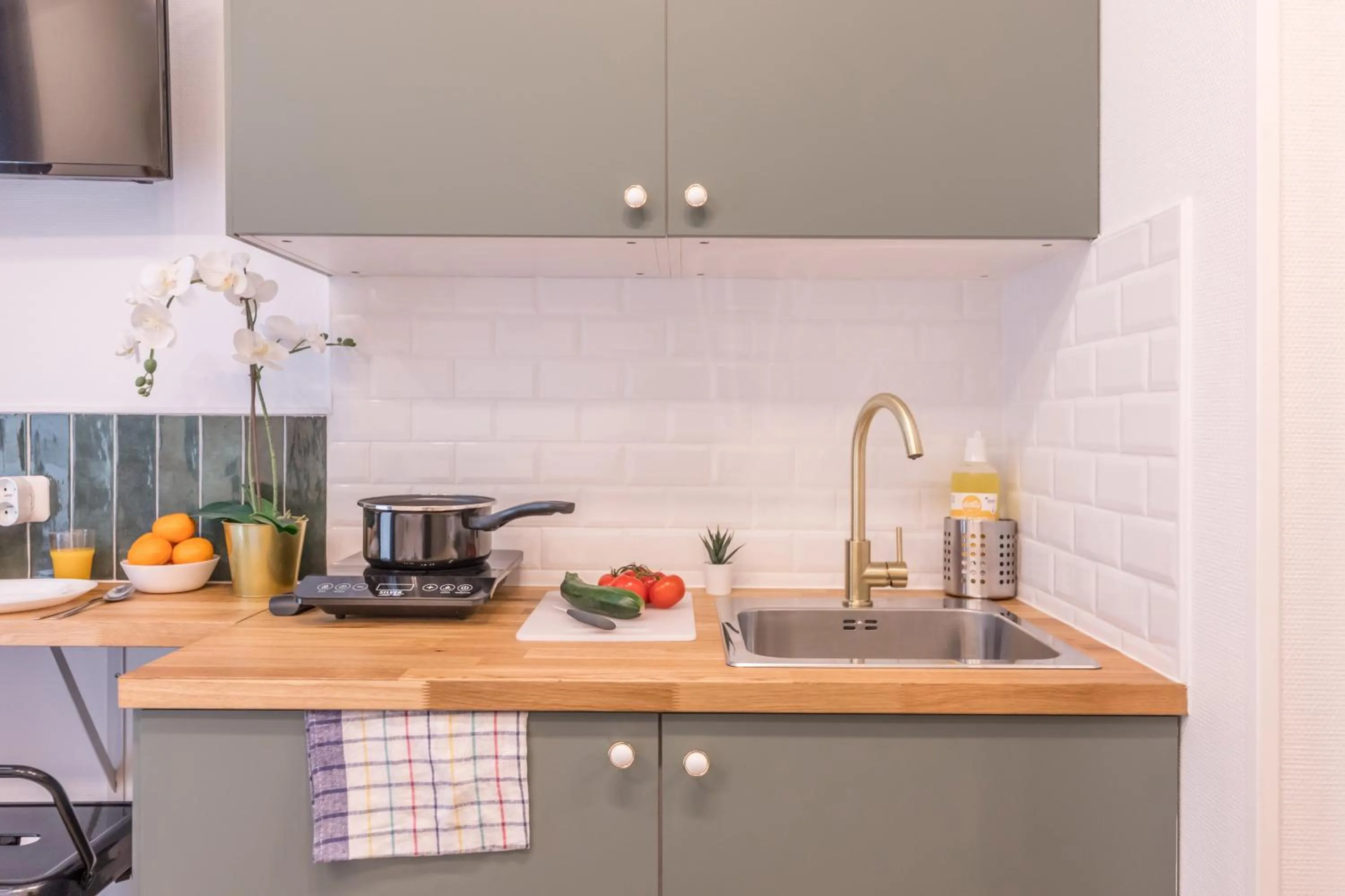 Kitchen or kitchenette in WS Champs-Elysées - Colomb