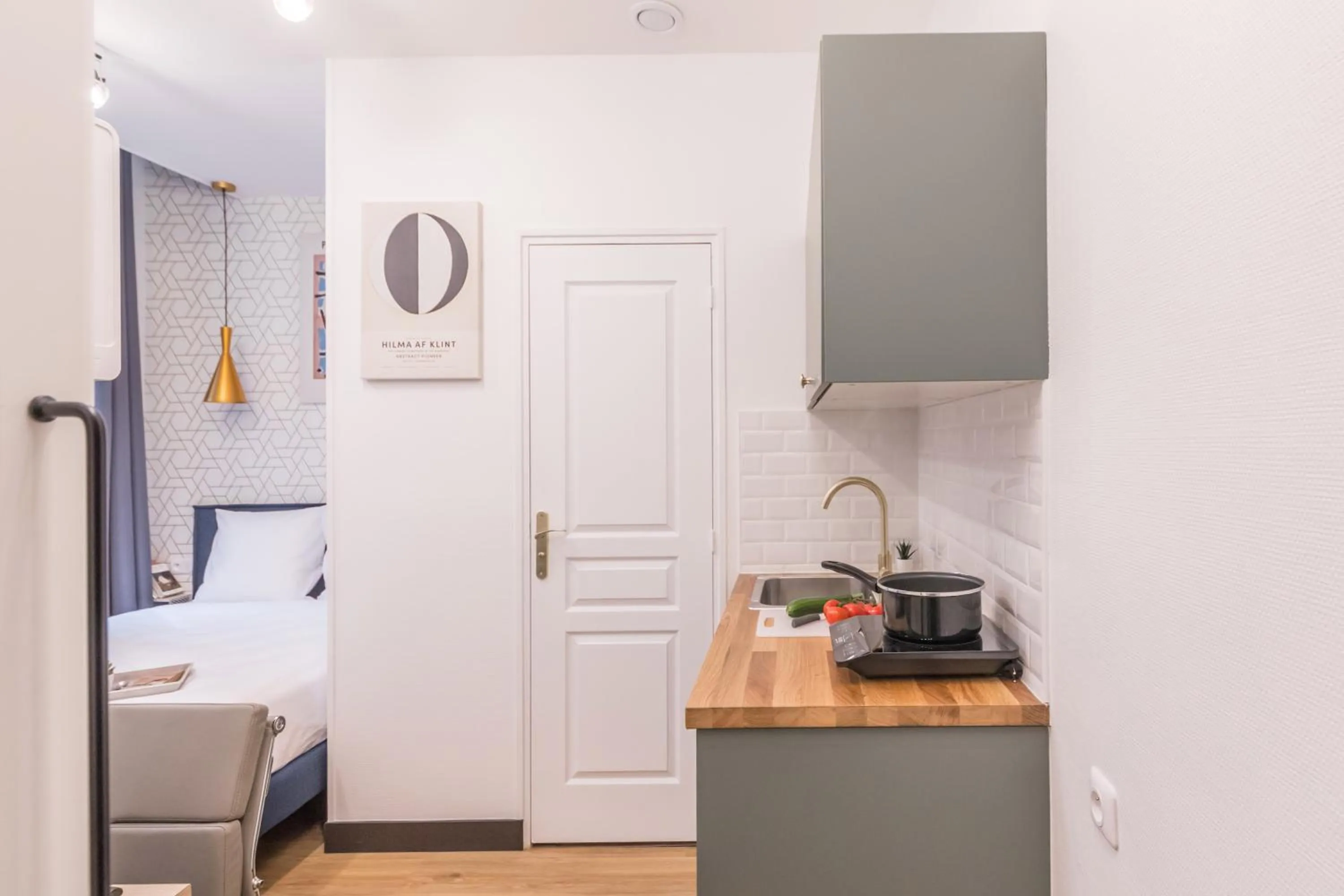 Kitchen or kitchenette, Bed in WS Champs-Elysées - Colomb