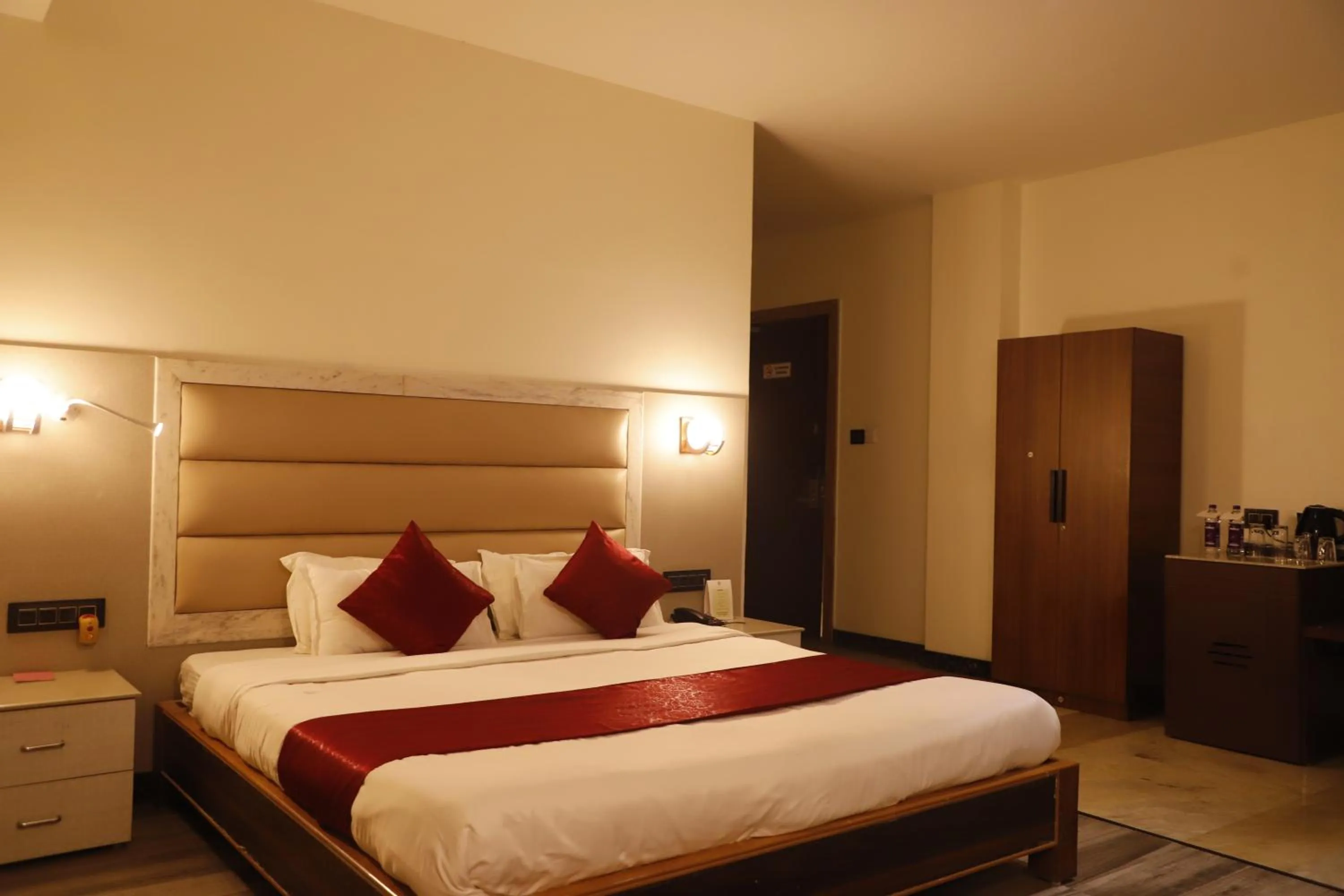 Bedroom, Bed in The Jamun Tree