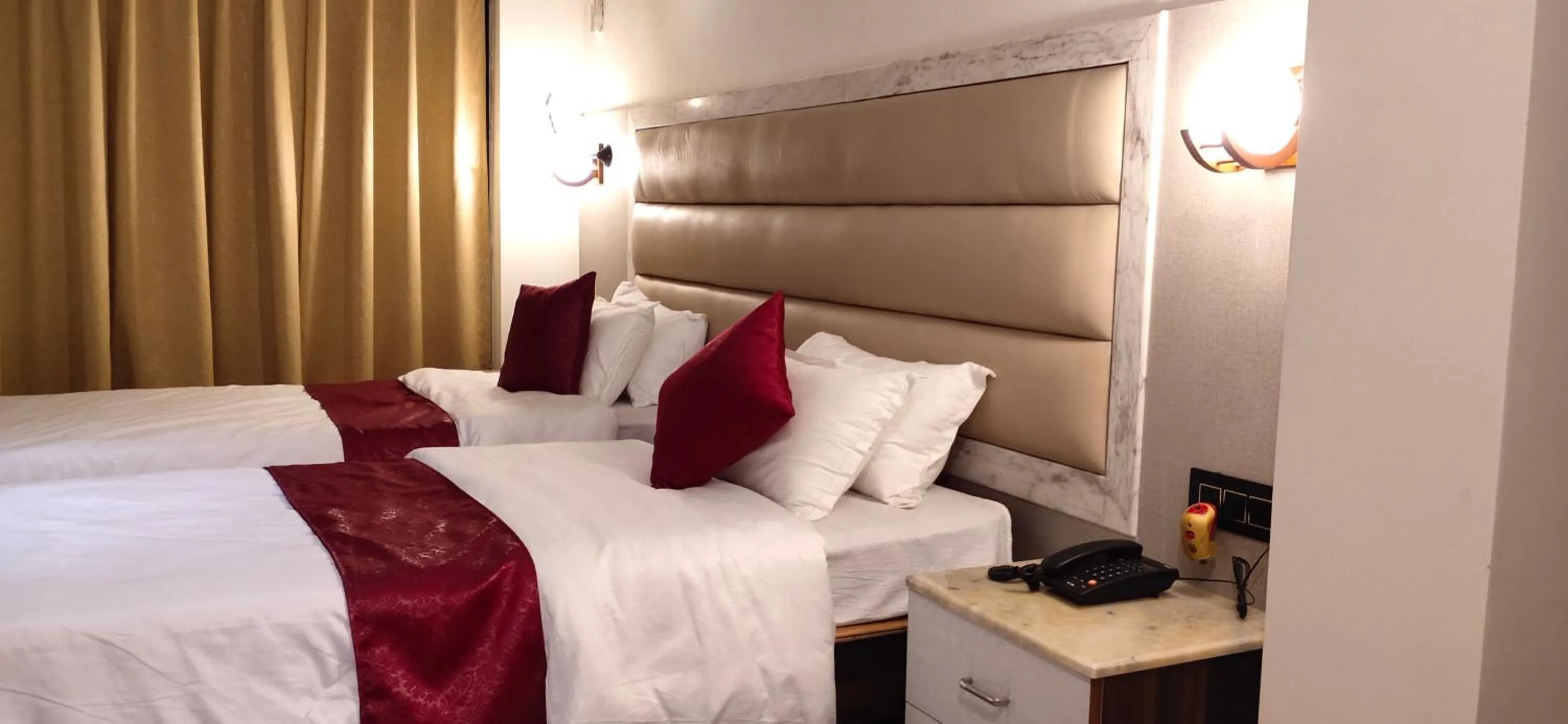 Bed in The Jamun Tree