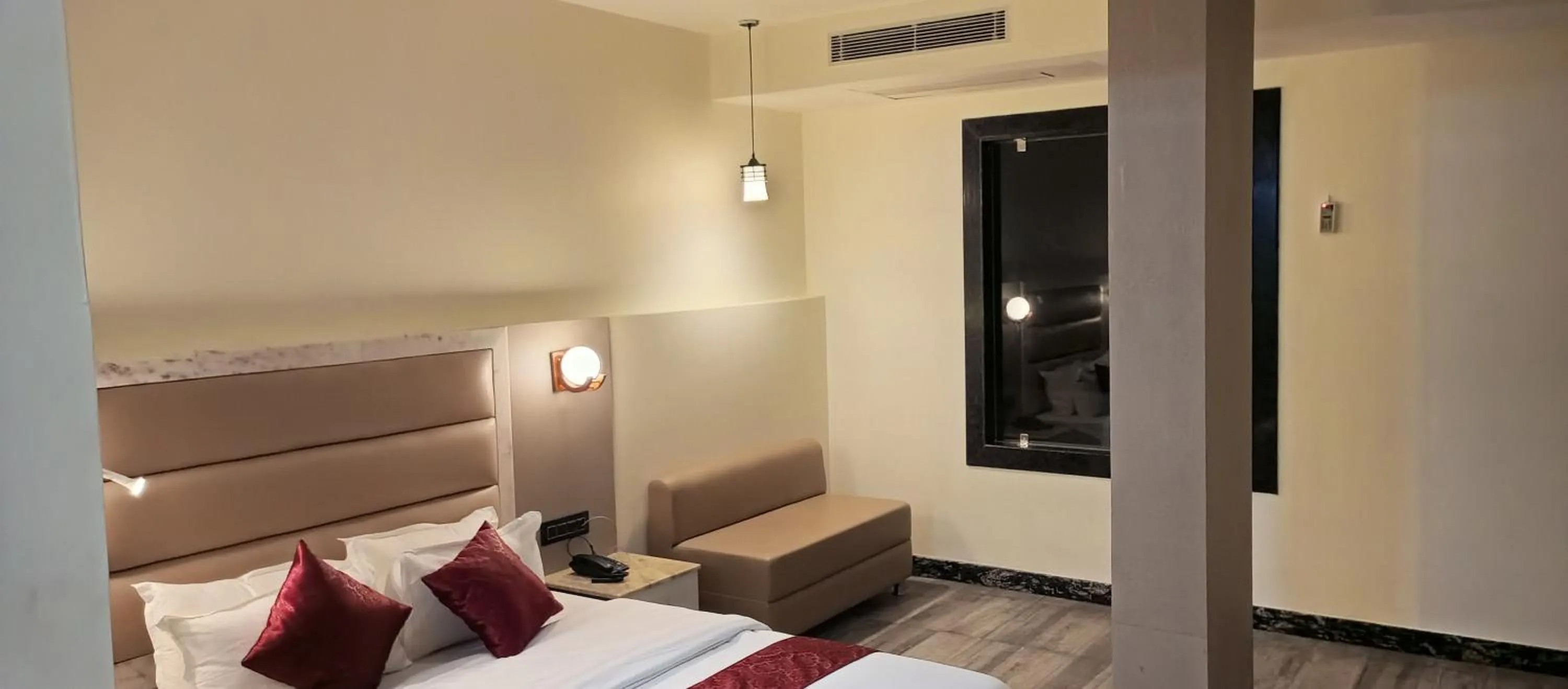 Bed in The Jamun Tree