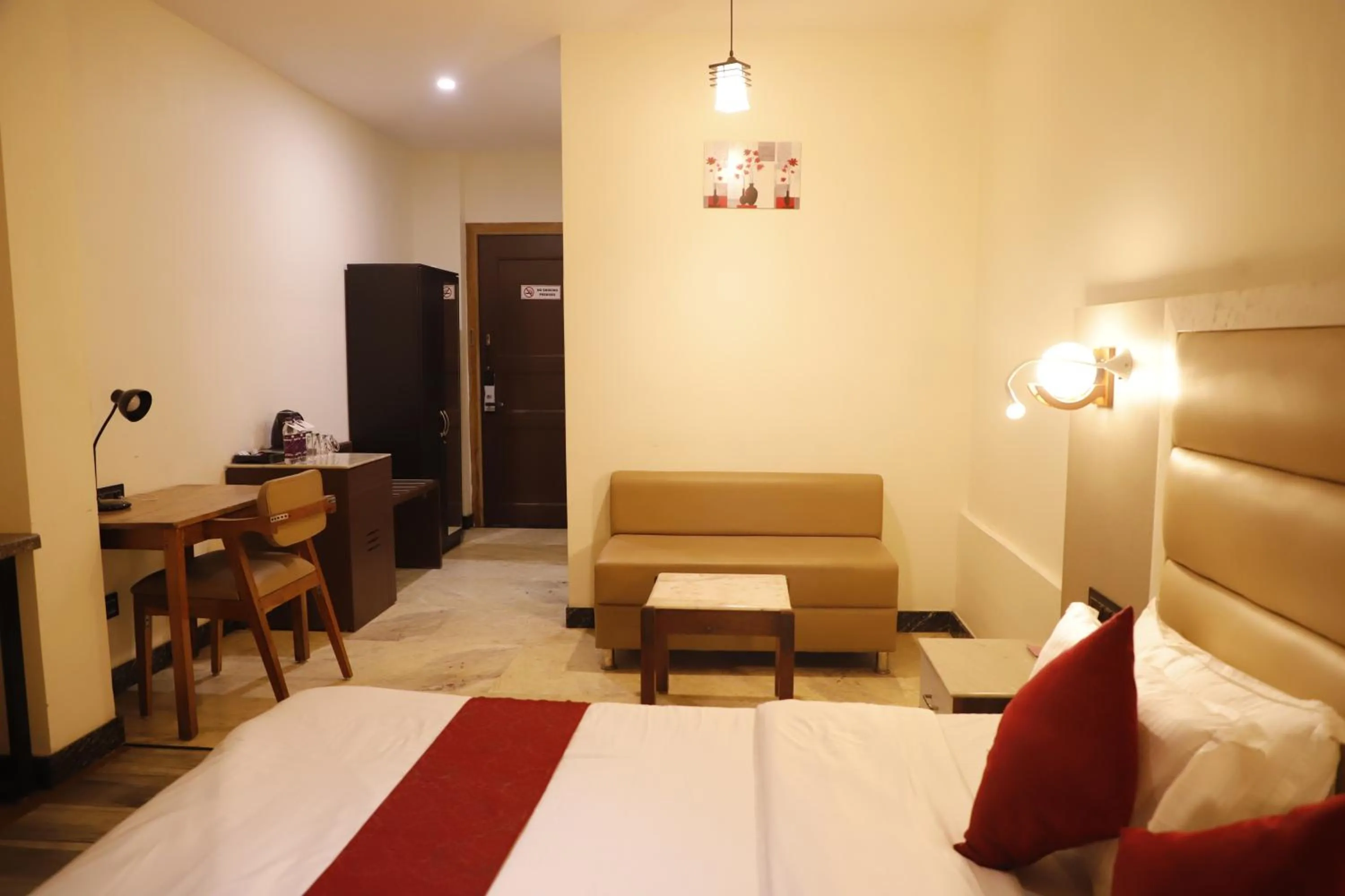 Living room, Bed in The Jamun Tree