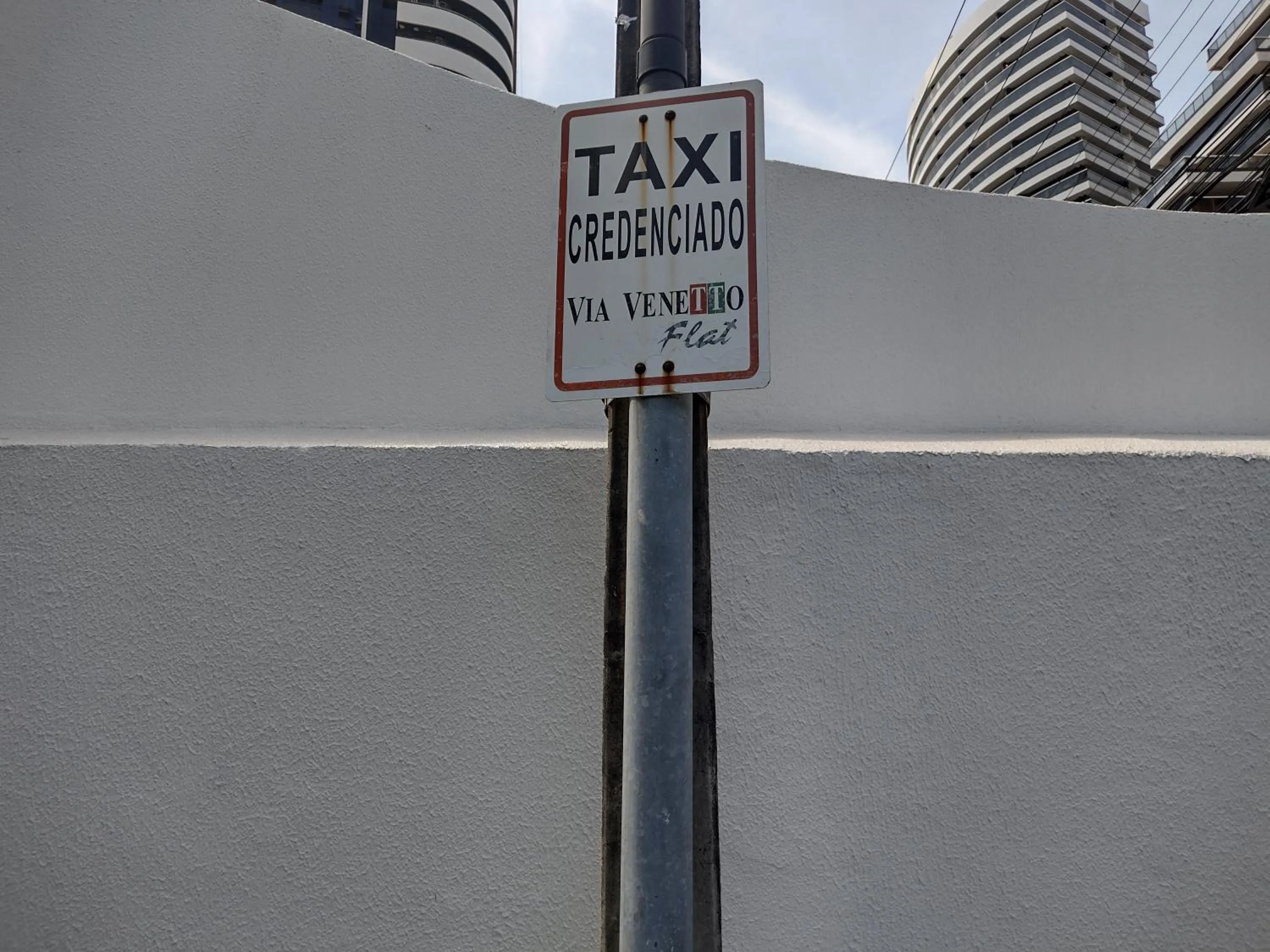 Property logo or sign in Via Venetto Flat próximo a feirinha da beira-mar Fortaleza