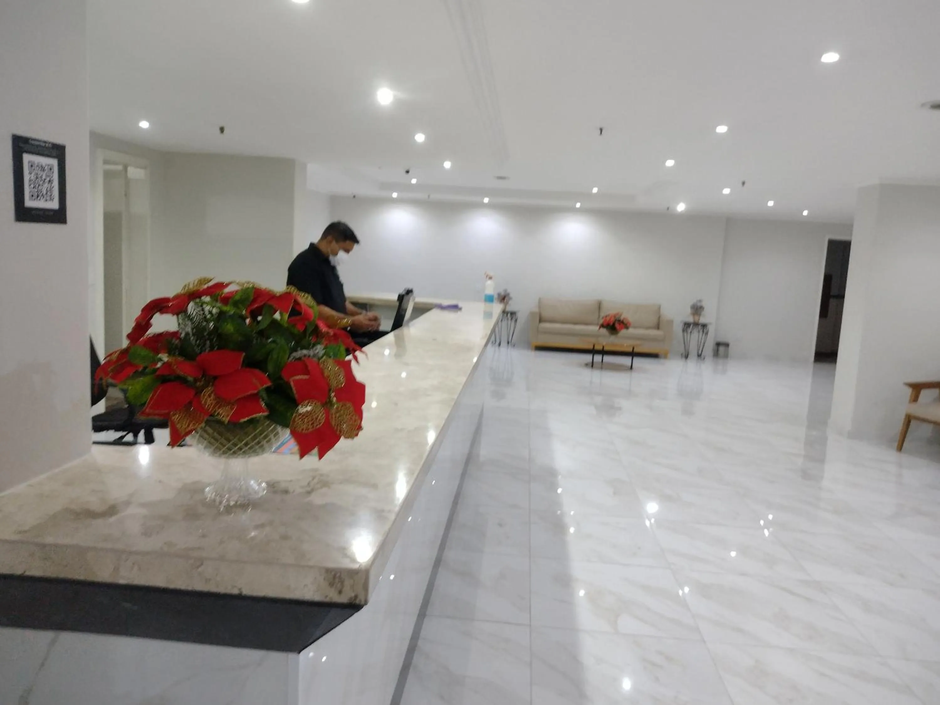 Staff in Via Venetto Flat próximo a feirinha da beira-mar Fortaleza