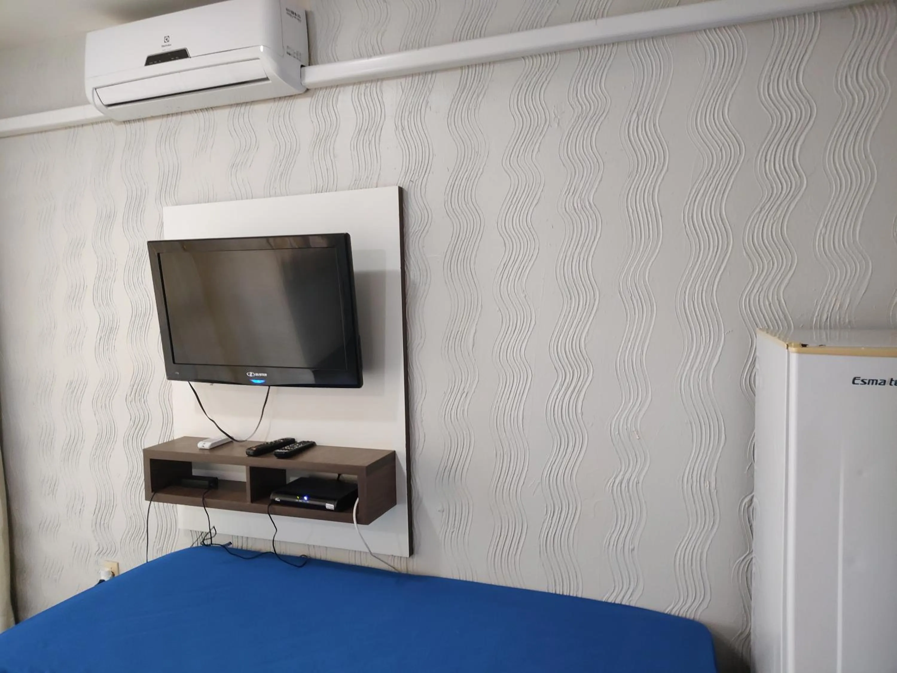 Communal lounge/ TV room, Bed in Via Venetto Flat próximo a feirinha da beira-mar Fortaleza