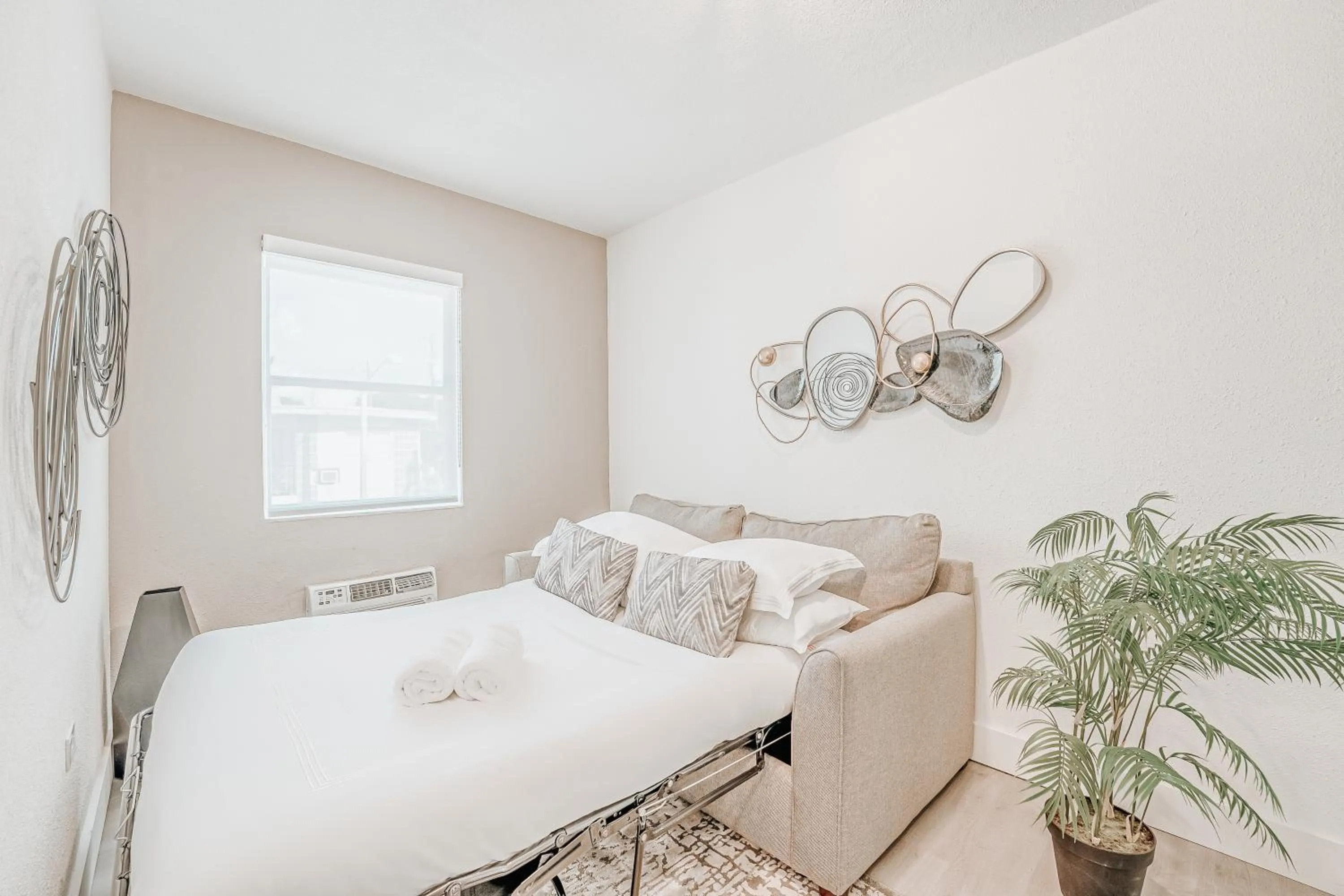 Bedroom, Bed in PRAIA Hotel Boutique & Apartments Miami Beach