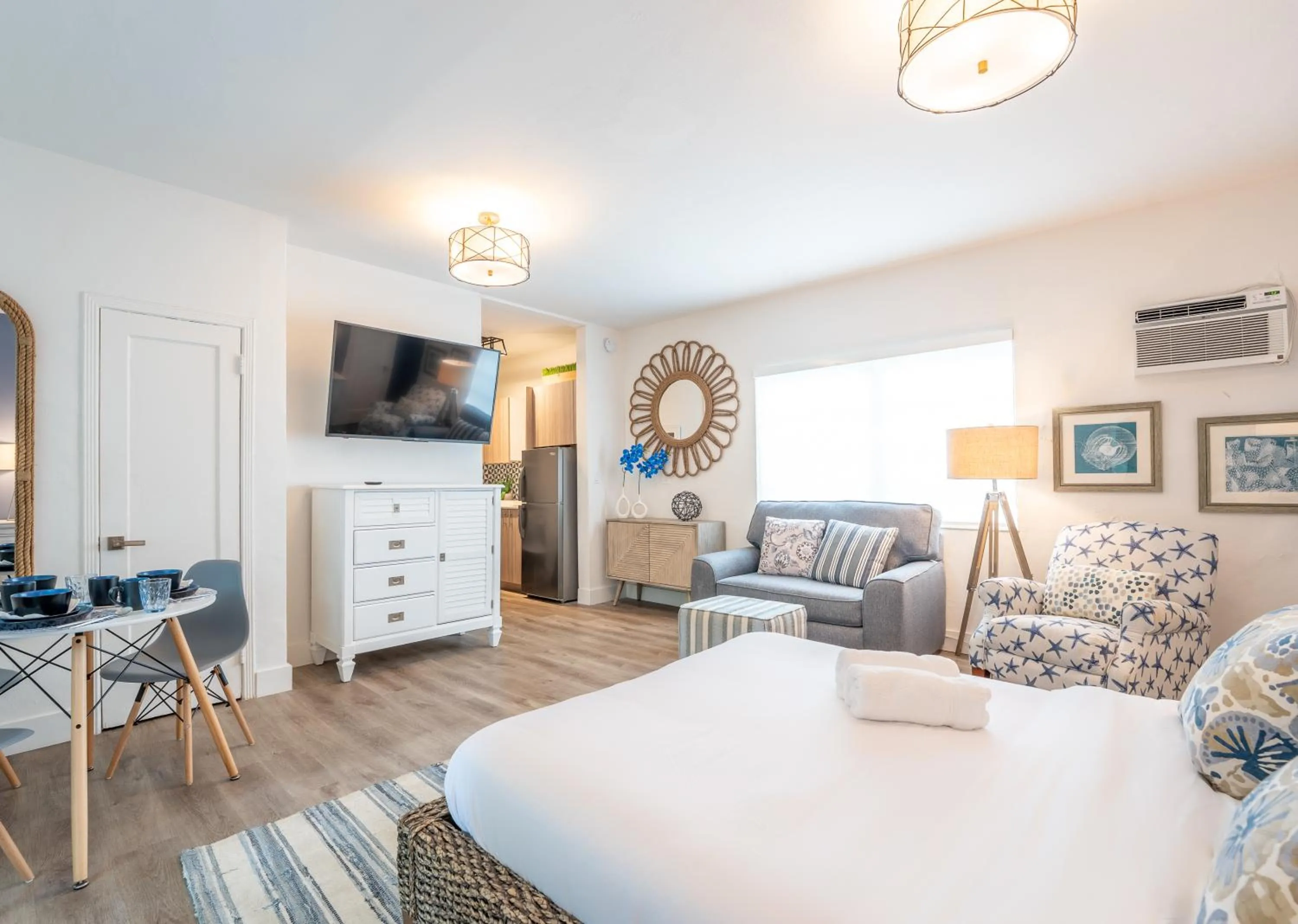 Communal lounge/ TV room in PRAIA Hotel Boutique & Apartments Miami Beach