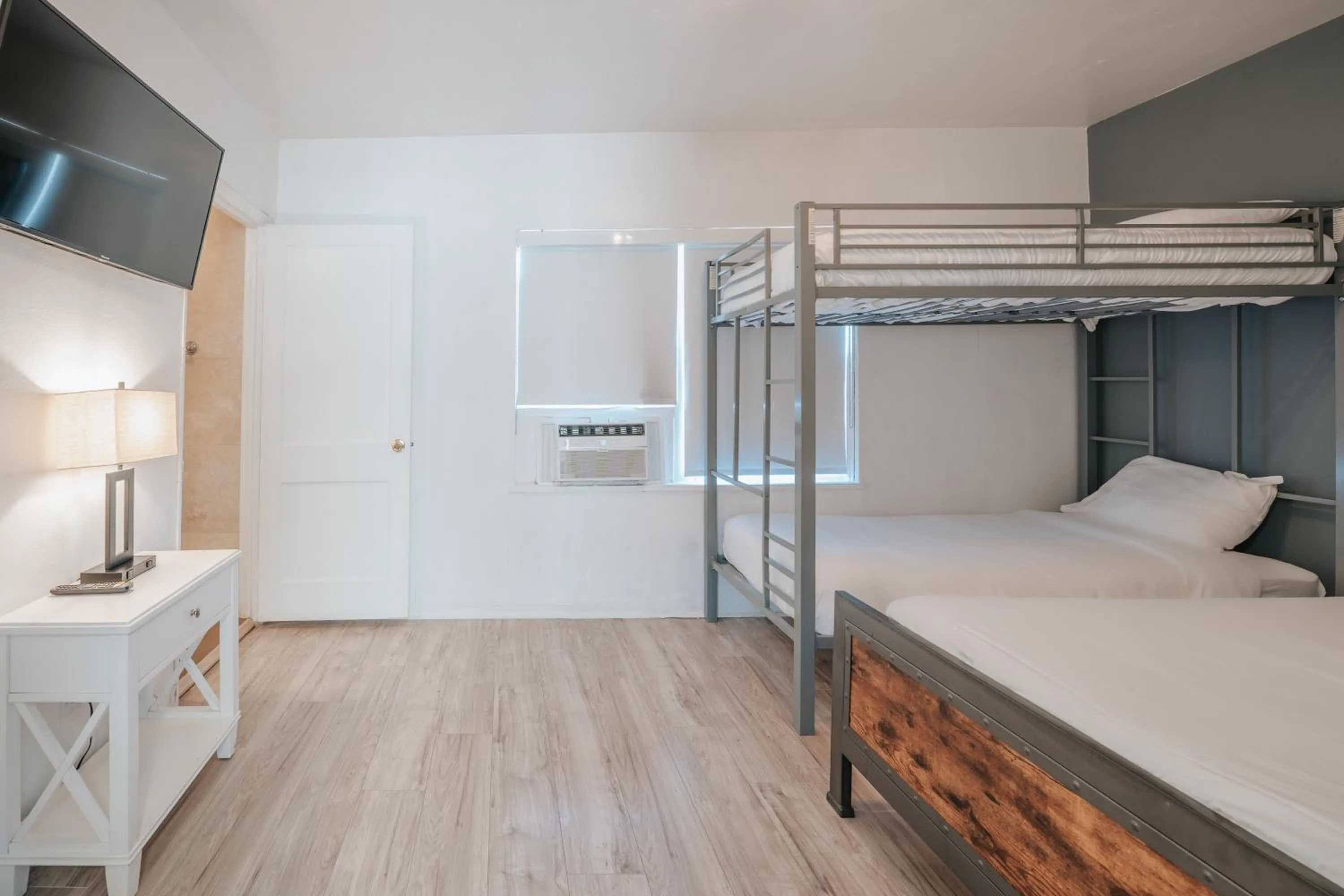 Bedroom, Bed in PRAIA Hotel Hollywood