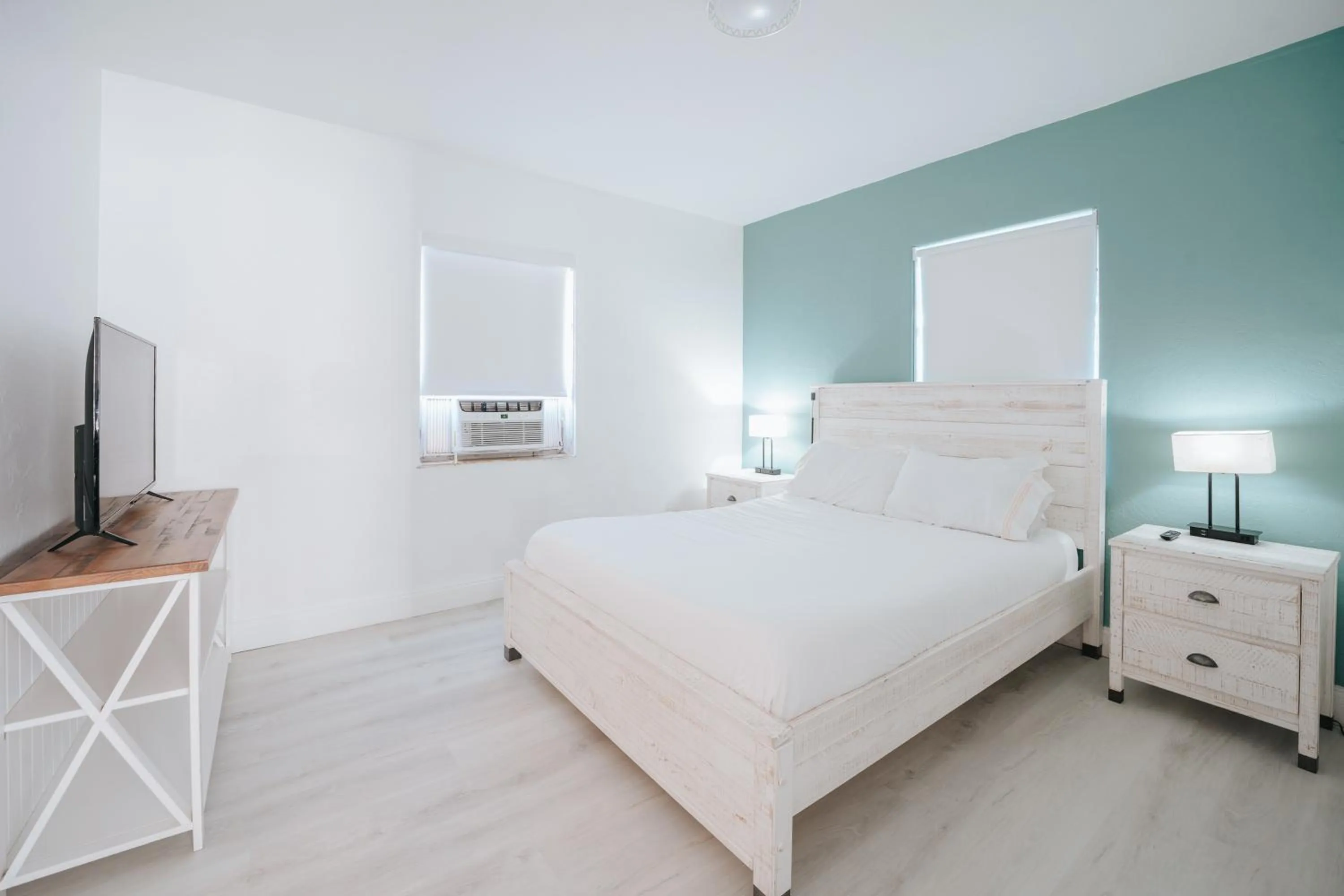 Bed in PRAIA Hotel Hollywood