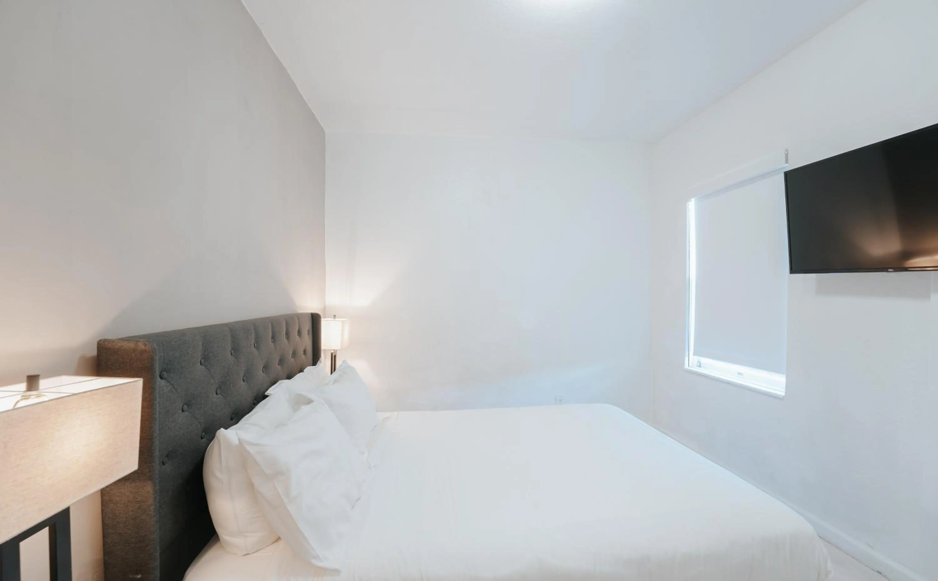 Bed in PRAIA Hotel Hollywood