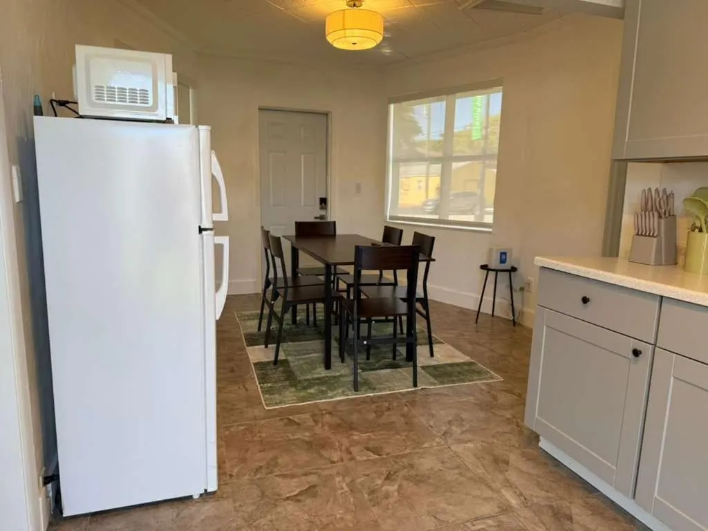 Dining area in PRAIA Hotel Hollywood