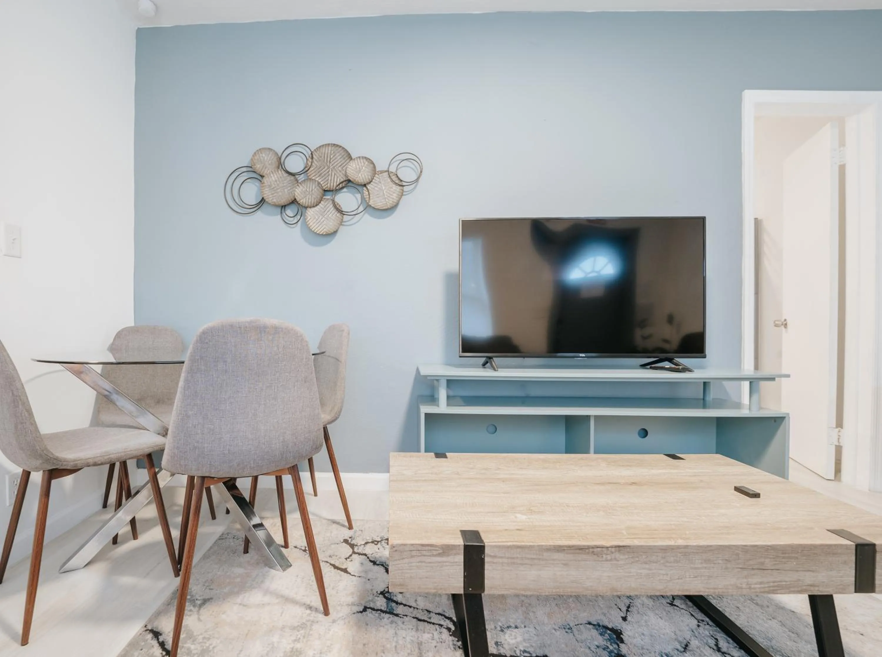 TV and multimedia in PRAIA Hotel Hollywood