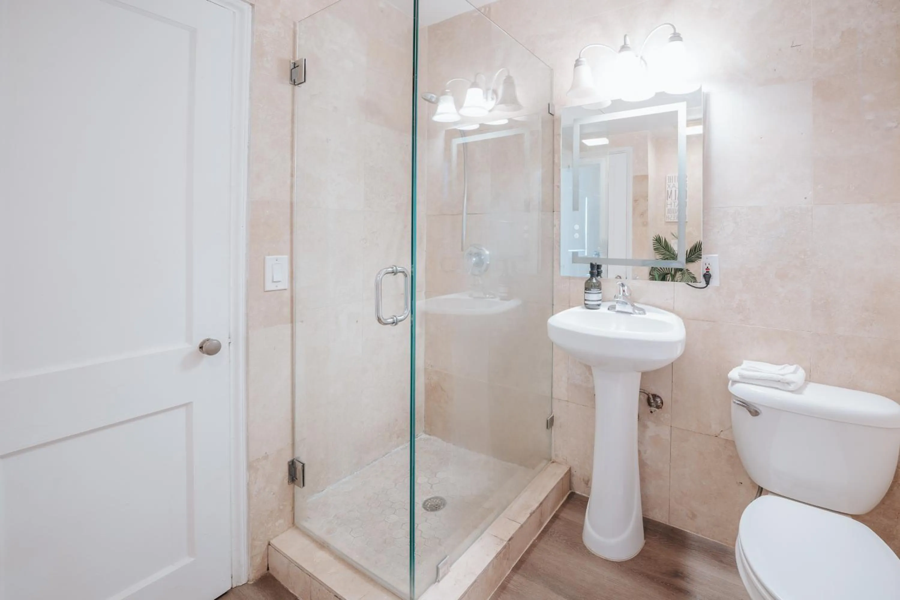 Bathroom in PRAIA Hotel Hollywood