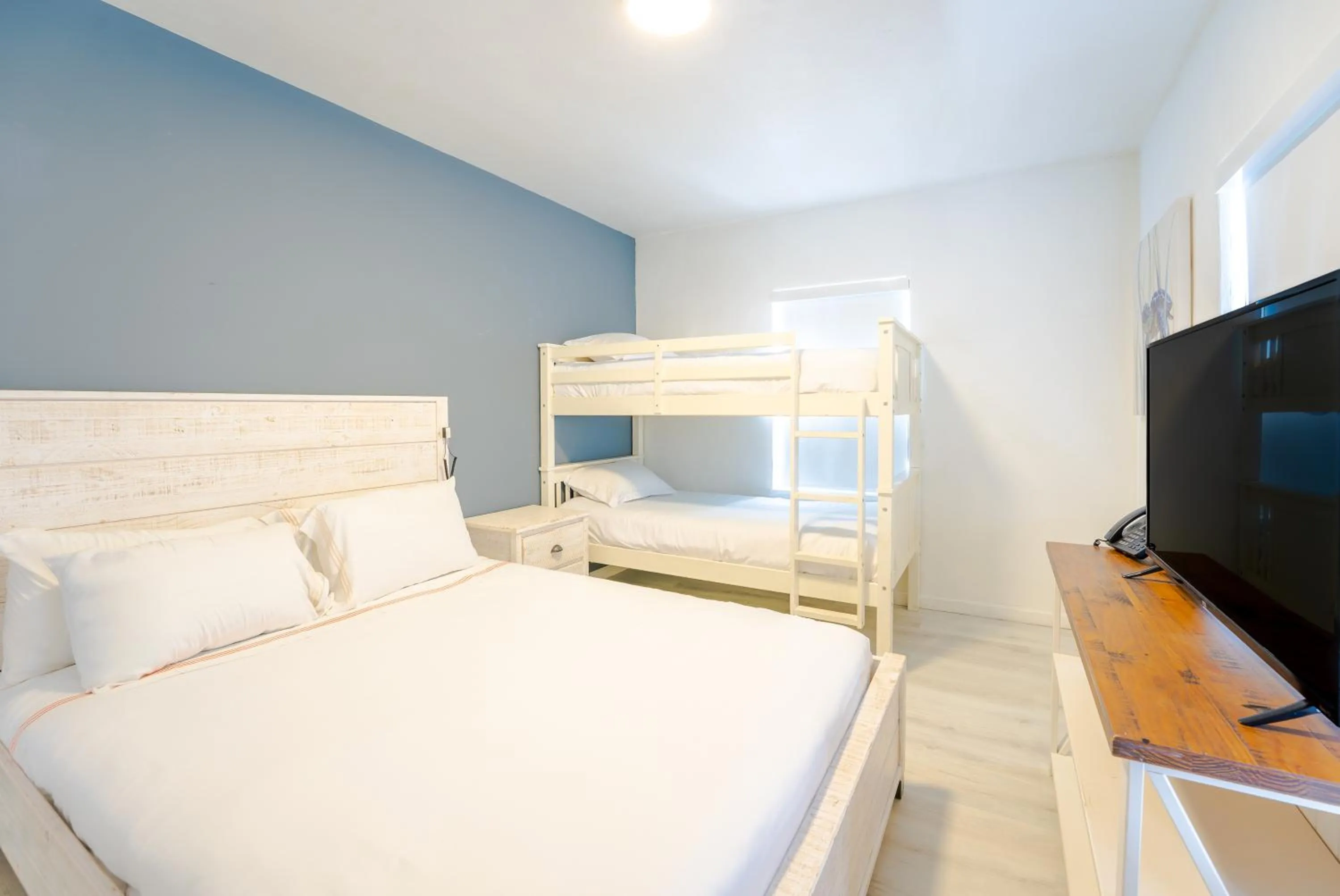 Bed in PRAIA Hotel Hollywood