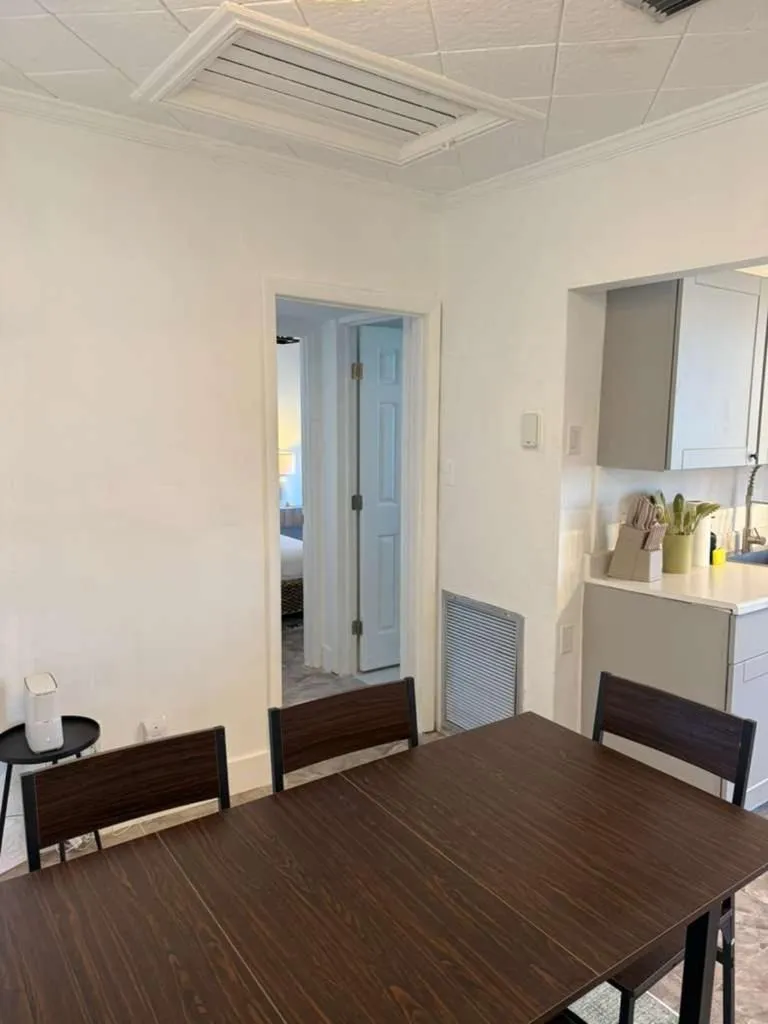 Dining area in PRAIA Hotel Hollywood