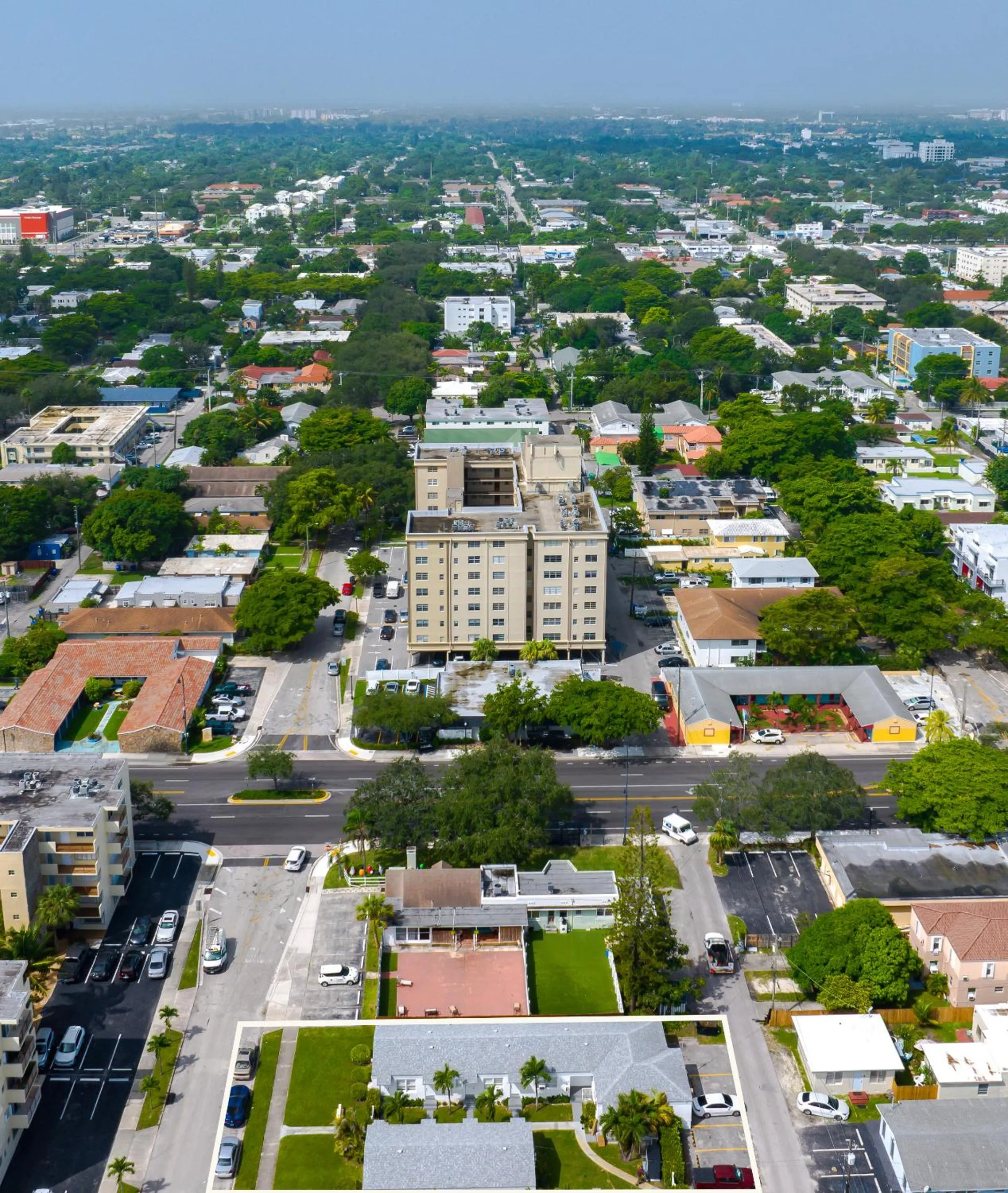 Property building in PRAIA Hotel Hollywood