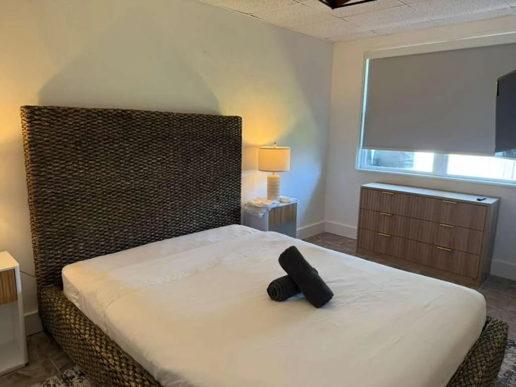 Bedroom, Bed in PRAIA Hotel Hollywood