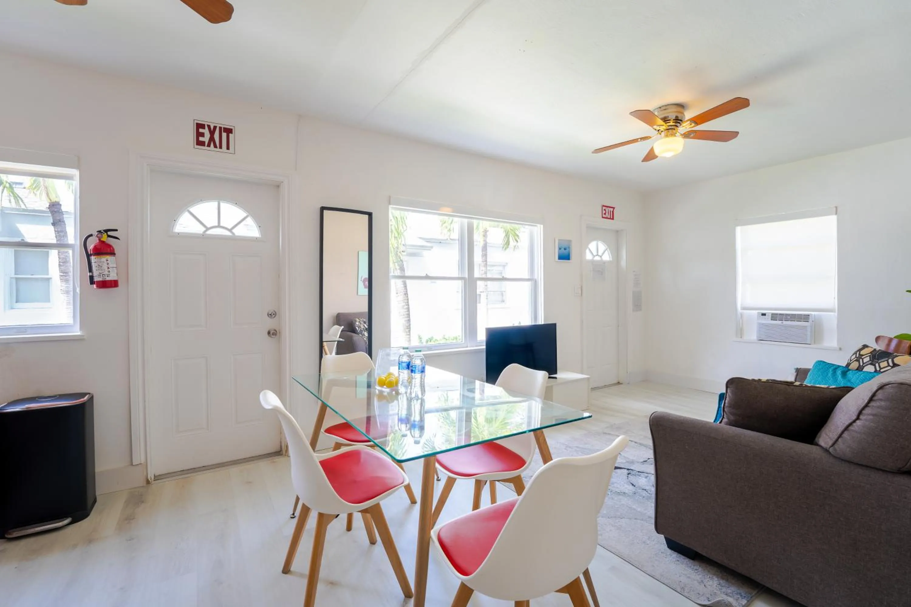 Living room in PRAIA Hotel Hollywood