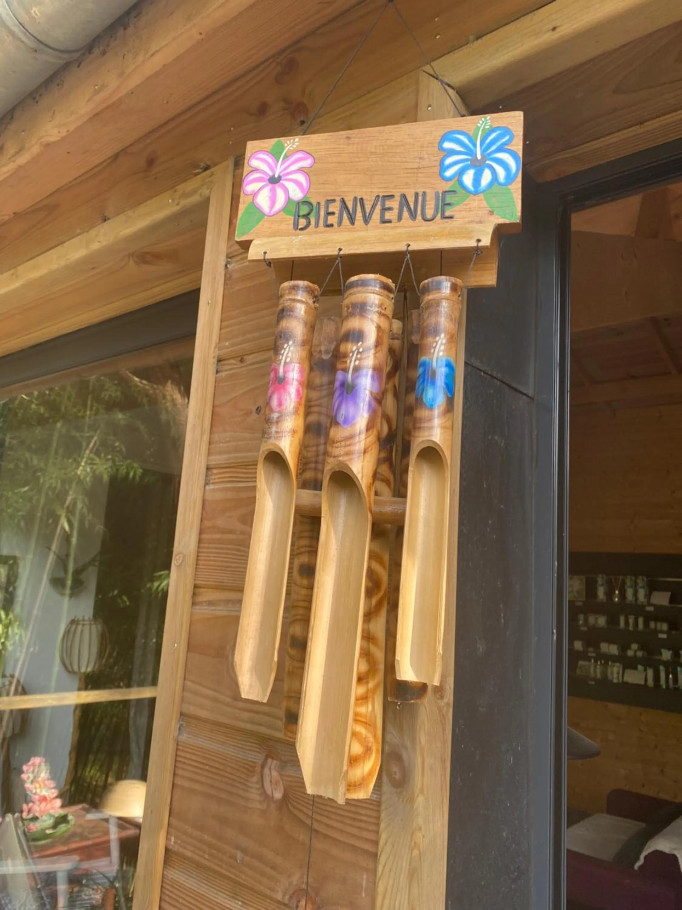 Spa and wellness centre/facilities in Les Moulins Du Duc ÉCOLODGE