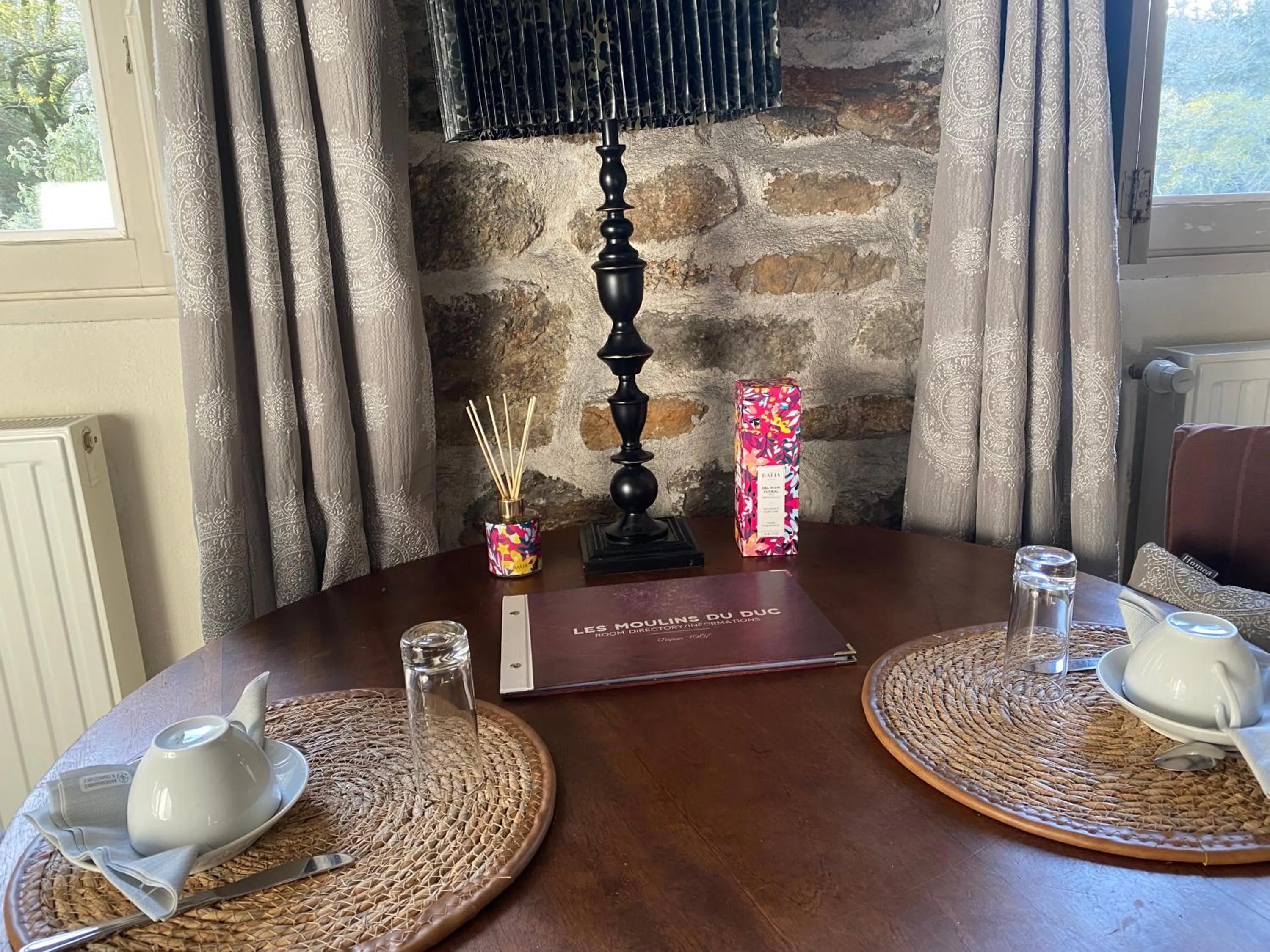 Breakfast in Les Moulins Du Duc ÉCOLODGE