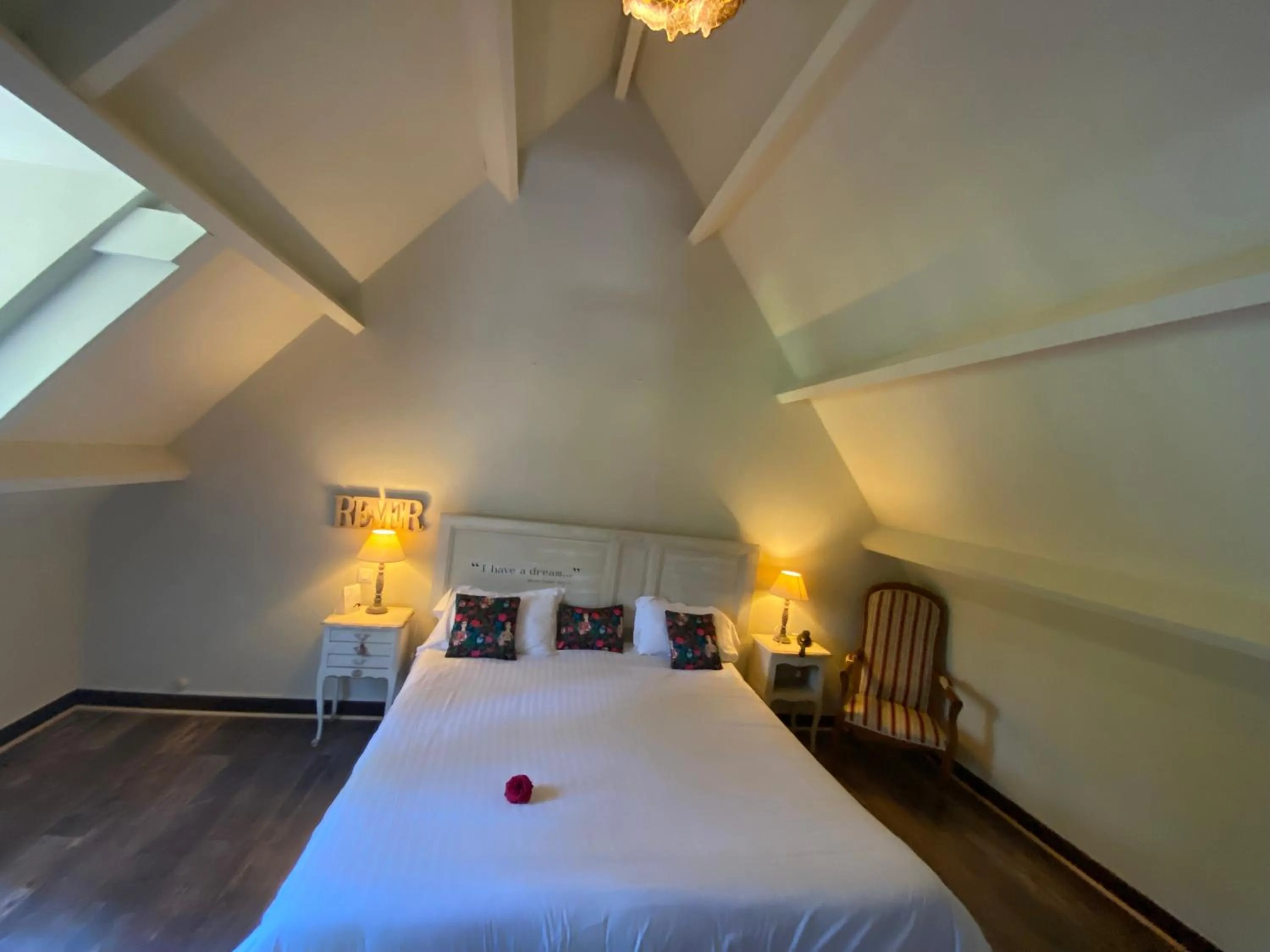 Bed in Les Moulins Du Duc ÉCOLODGE