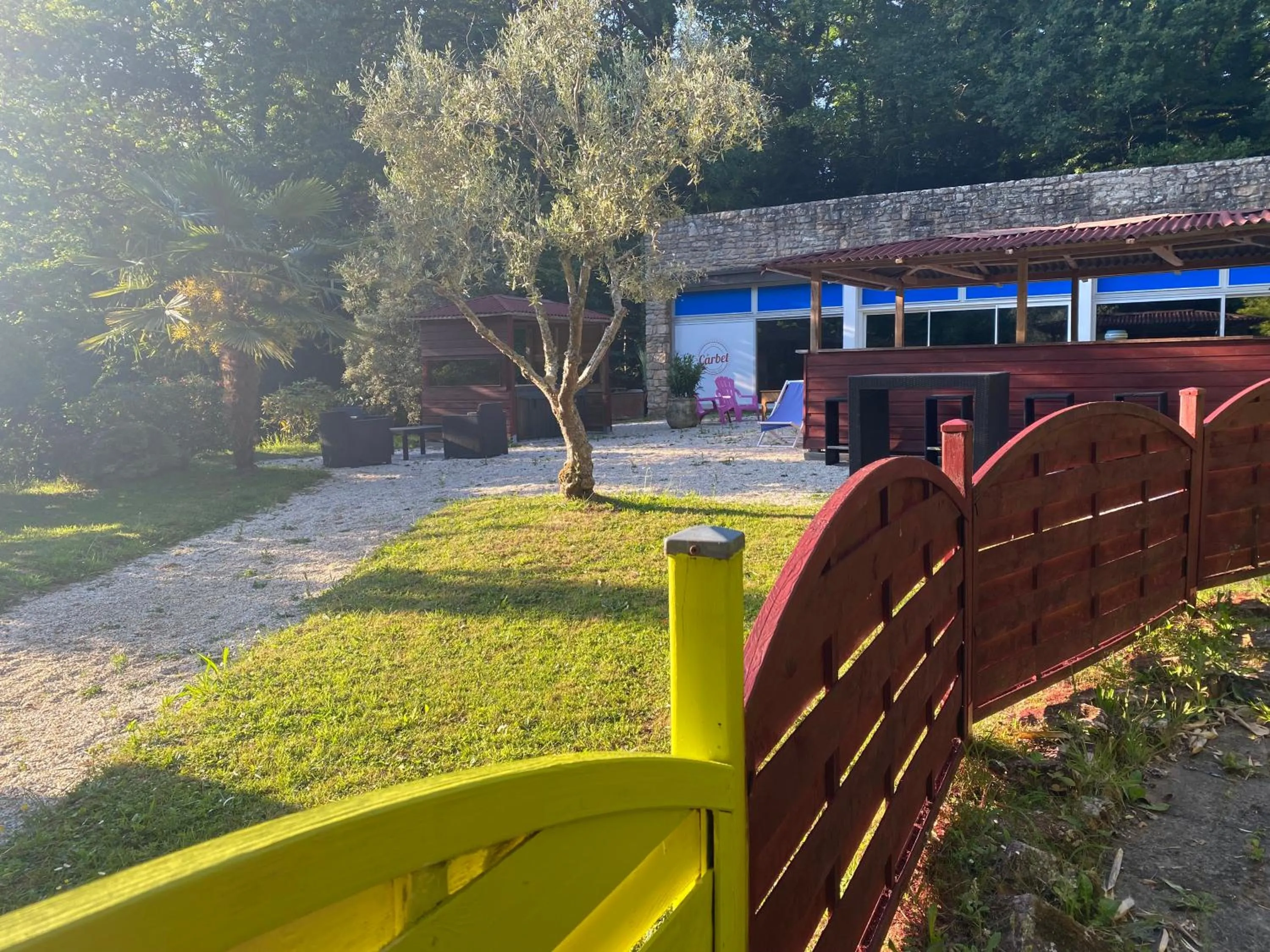 Garden in Les Moulins Du Duc ÉCOLODGE