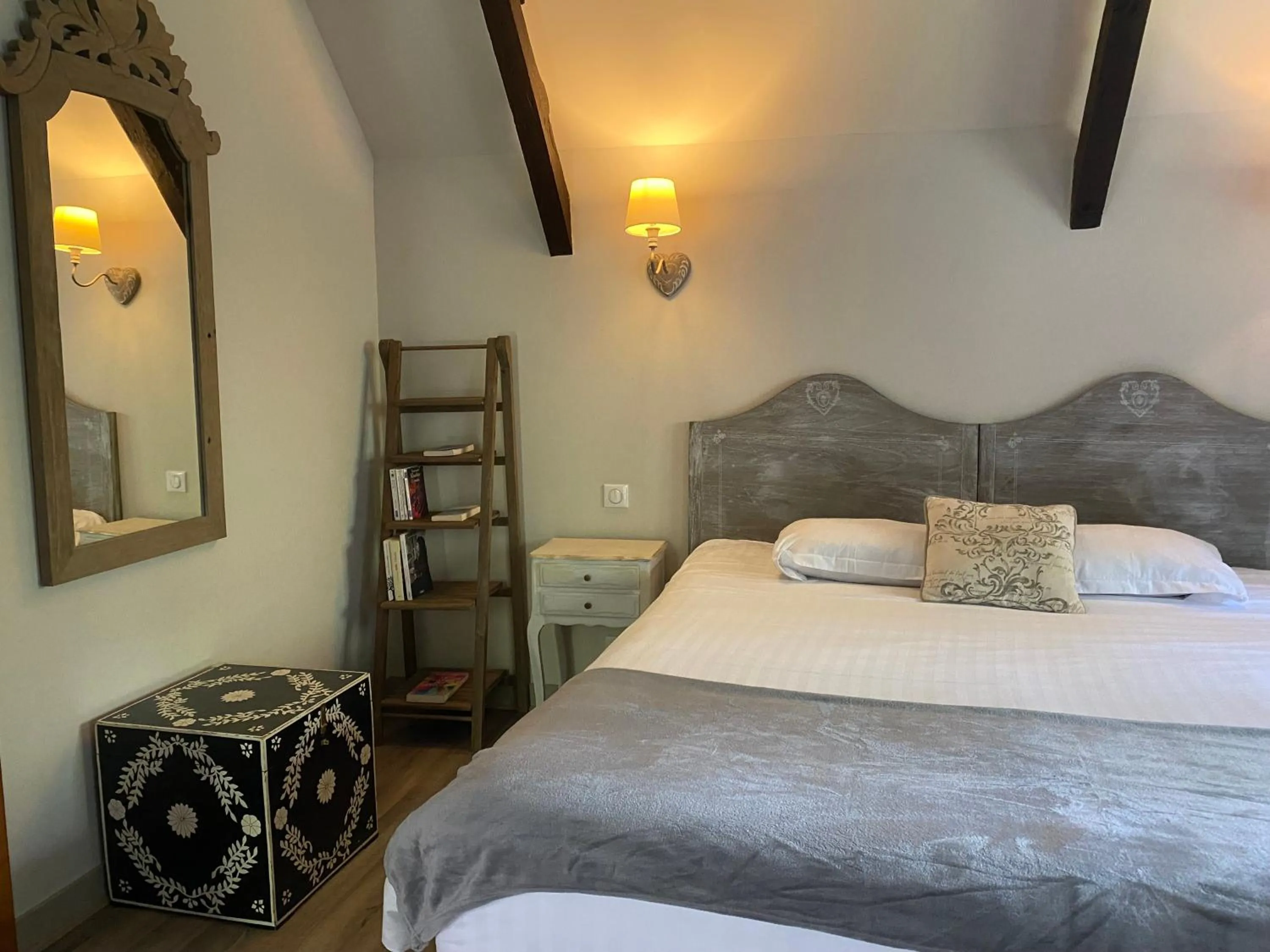 Bedroom in Les Moulins Du Duc ÉCOLODGE