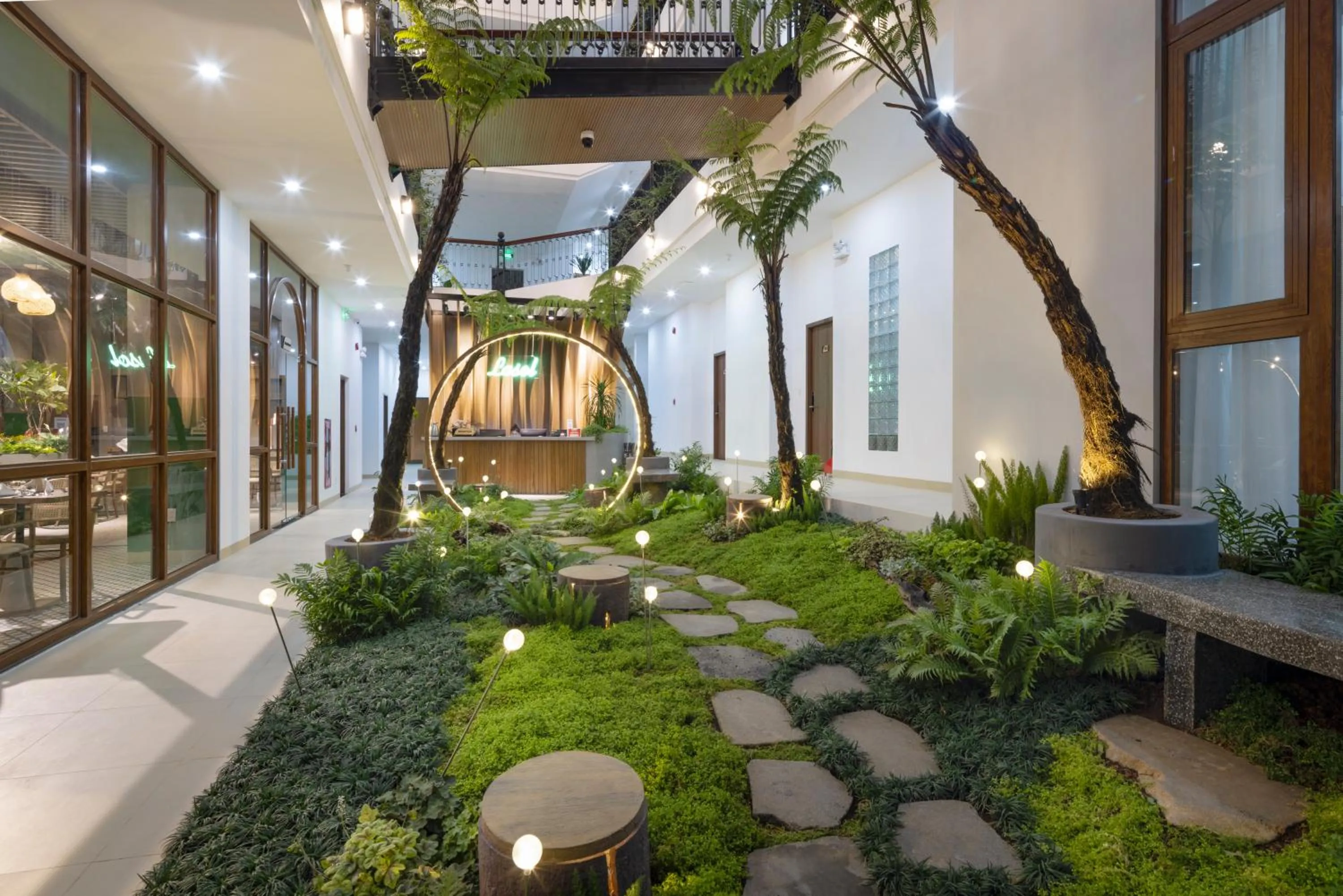 Communal lounge/ TV room in Lasol Boutique Hotel