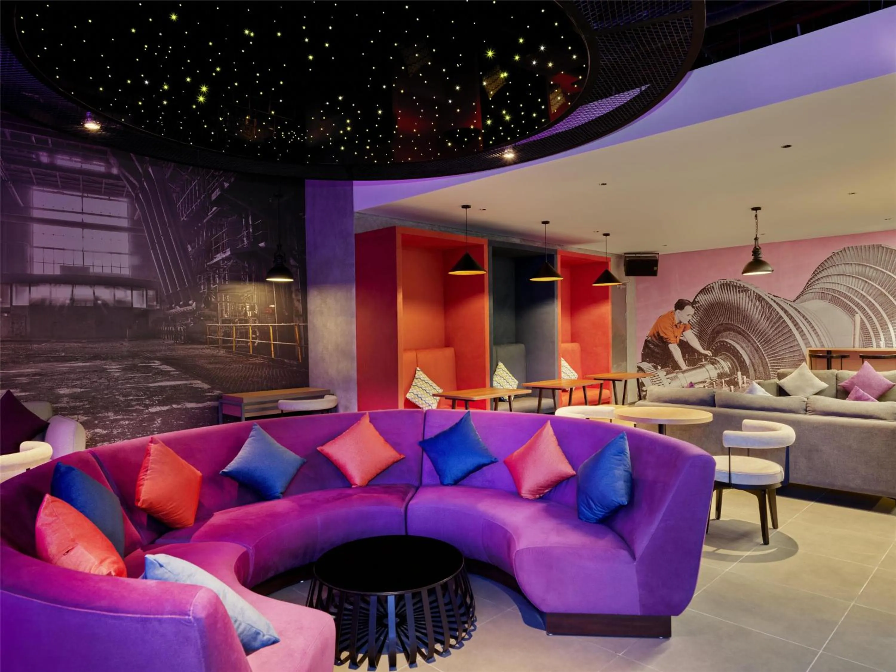 Lobby or reception in Tru by Hilton Hoa Binh City Centre