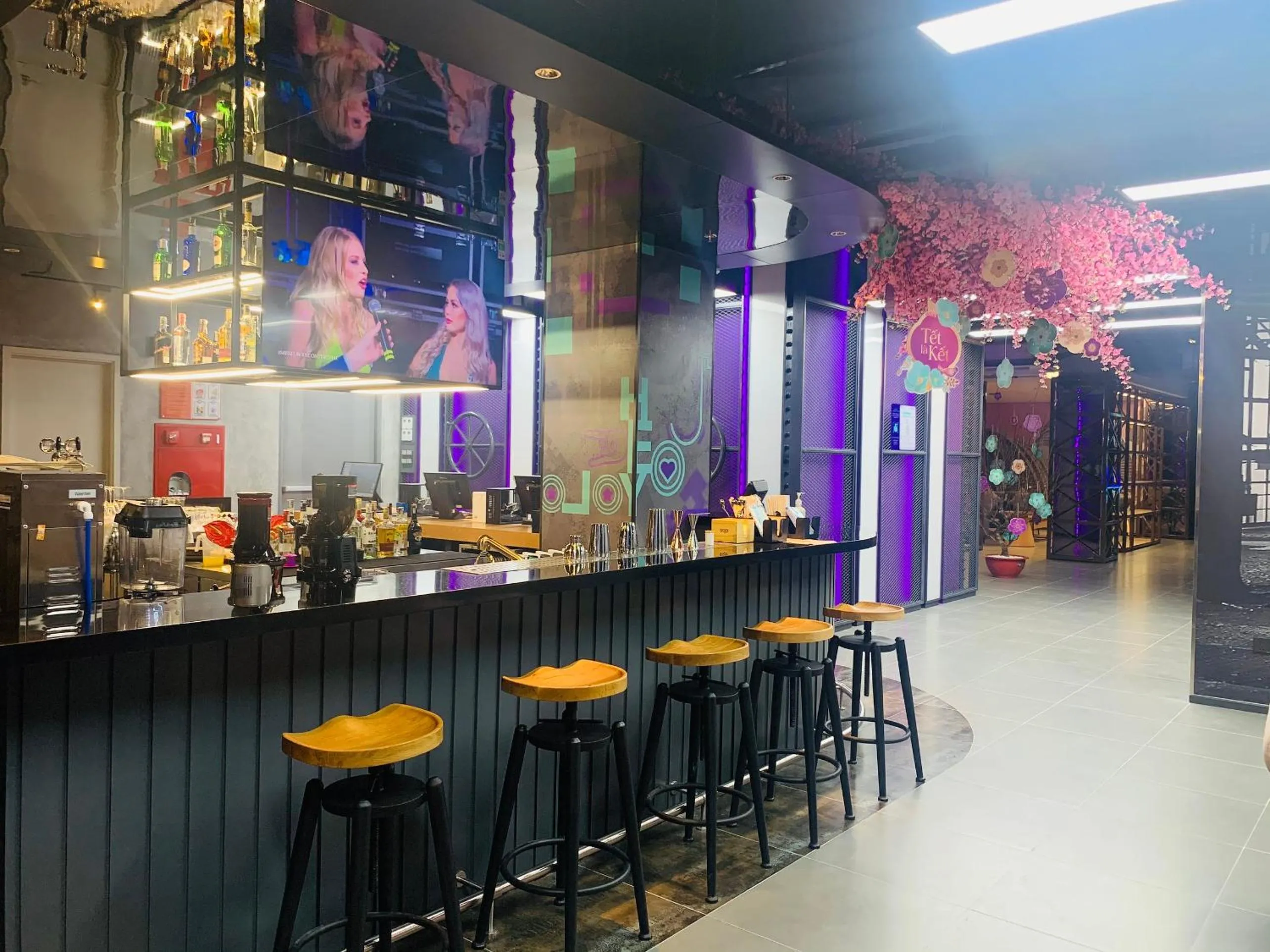 Restaurant/places to eat in SOJO Hotel Hoa Binh