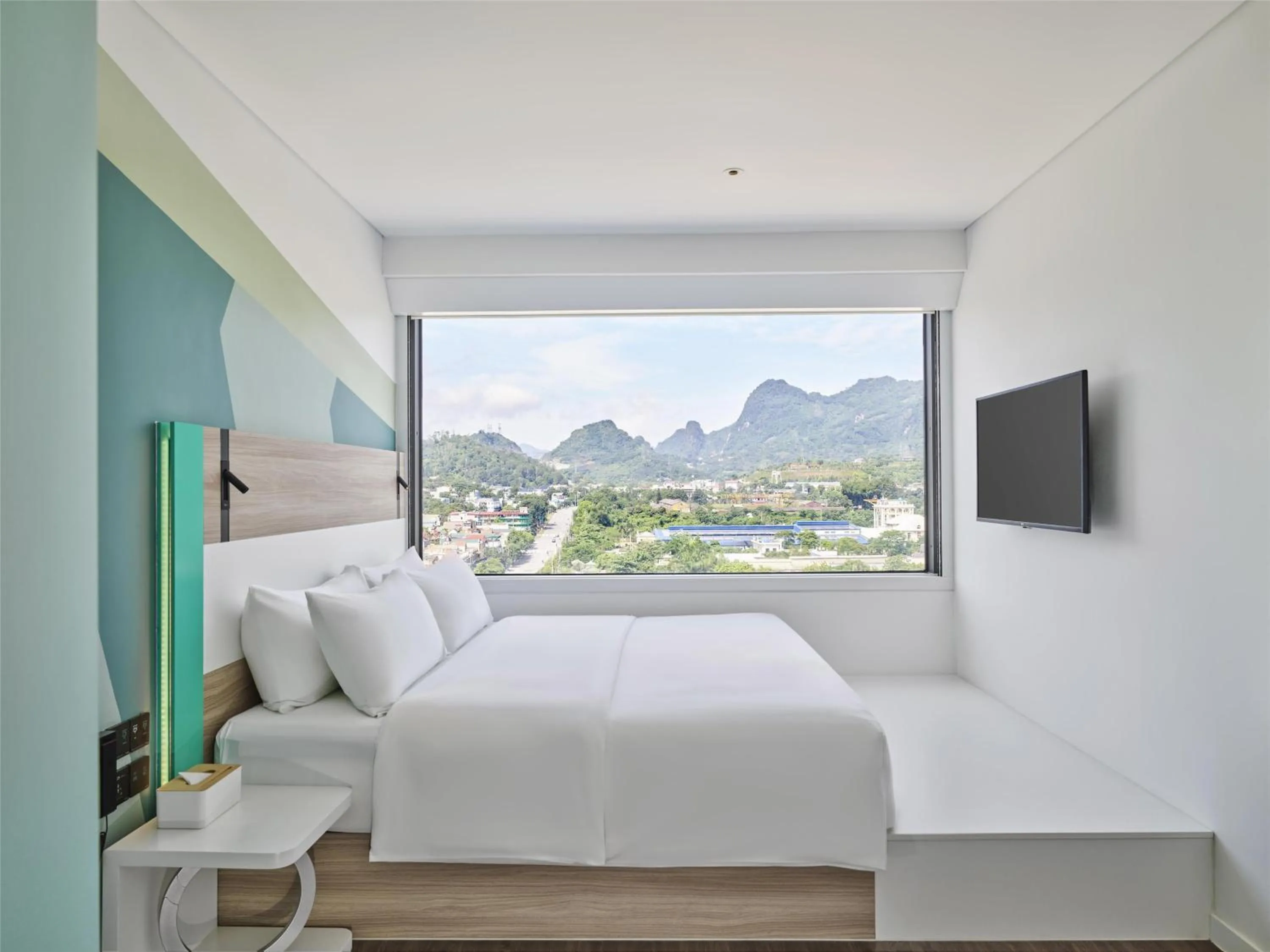 Bed in Tru by Hilton Hoa Binh City Centre