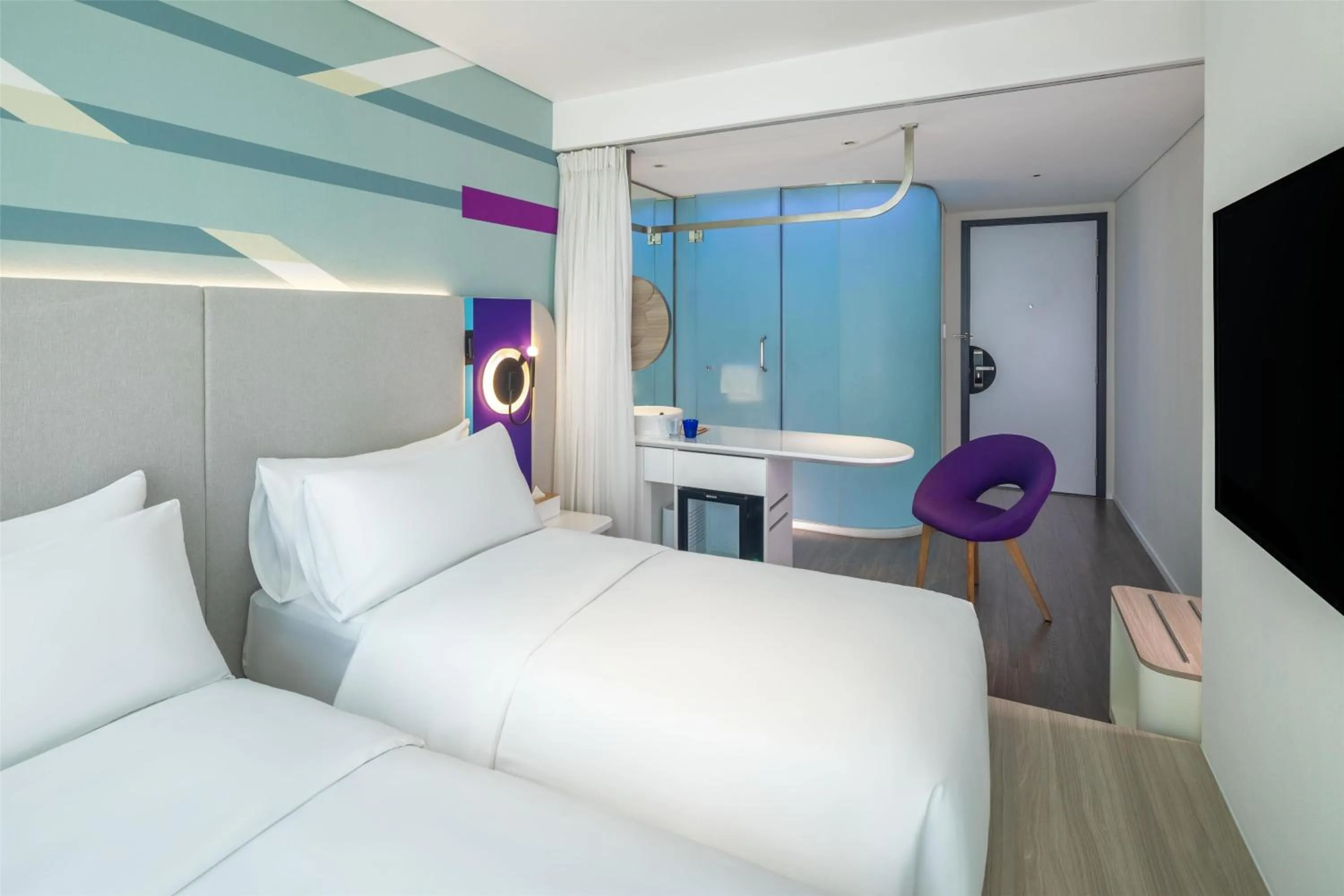 Bed in Tru by Hilton Viet Tri City Centre